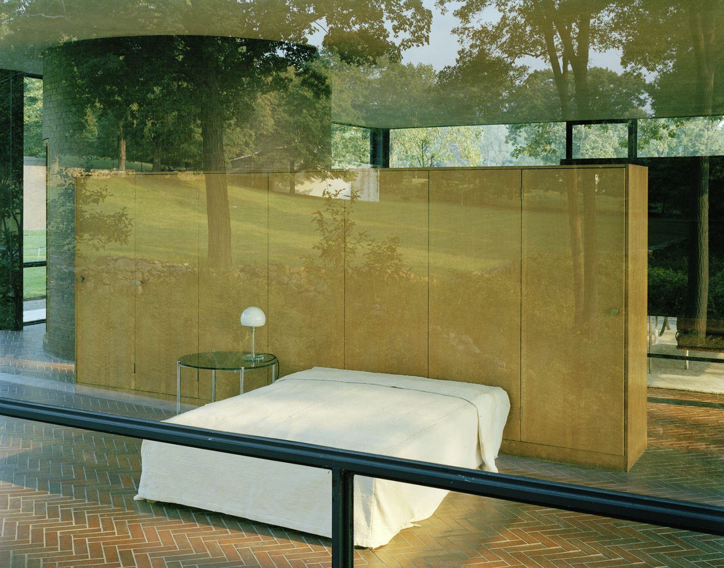 The Glass House by Philip Johnson, architecture, modernism, glass