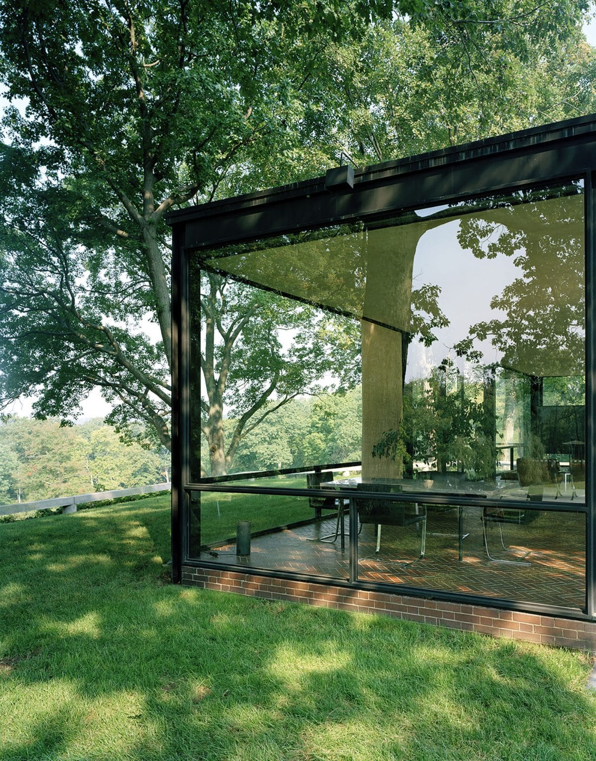 The Glass House by Philip Johnson, architecture, modernism, glass