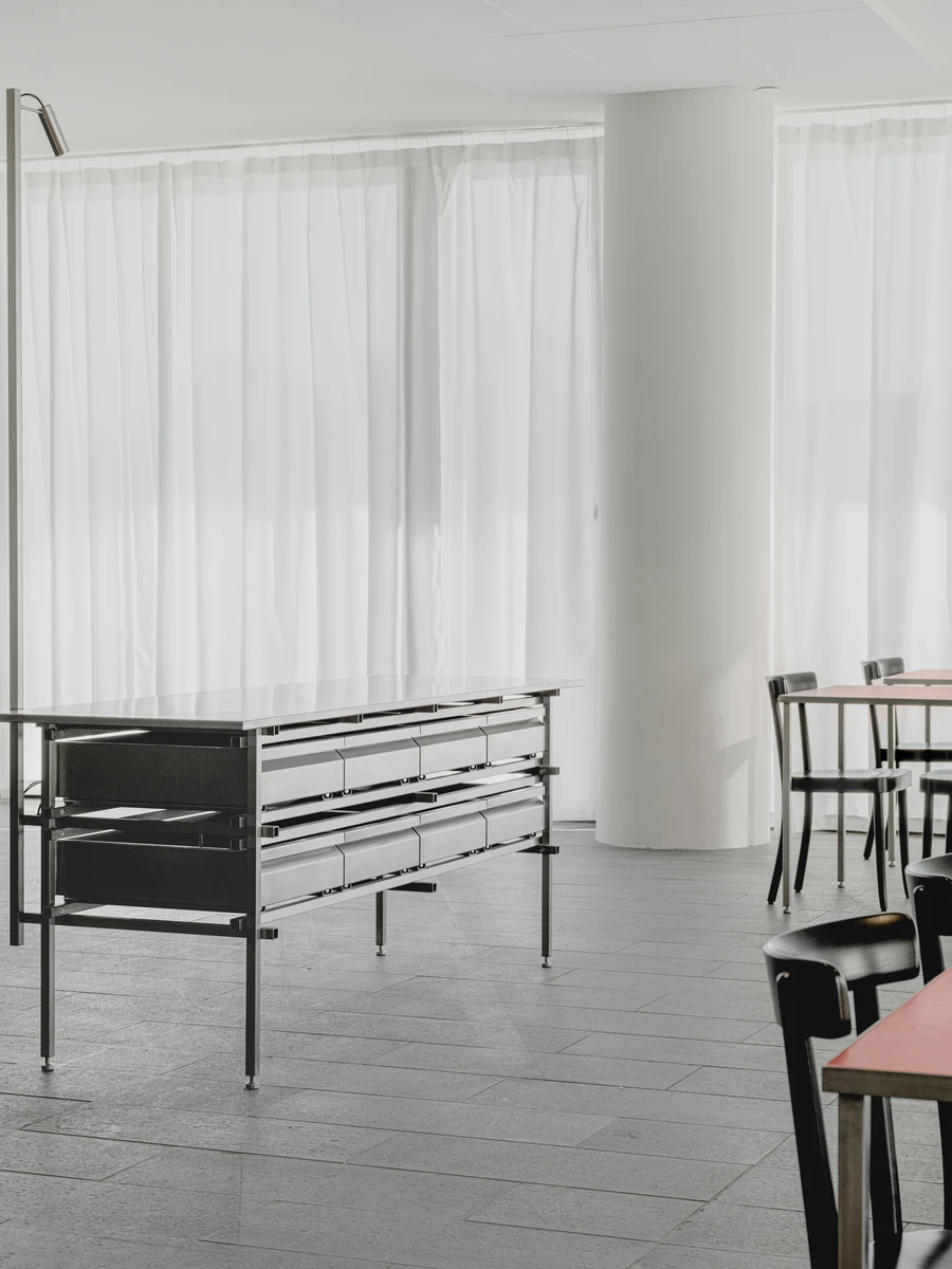 Sandberg Restaurant by Camillo Fiorito, Stedelijk Museum Amsterdam, granite bar, stainless steel furniture, Jeroen Verrecht