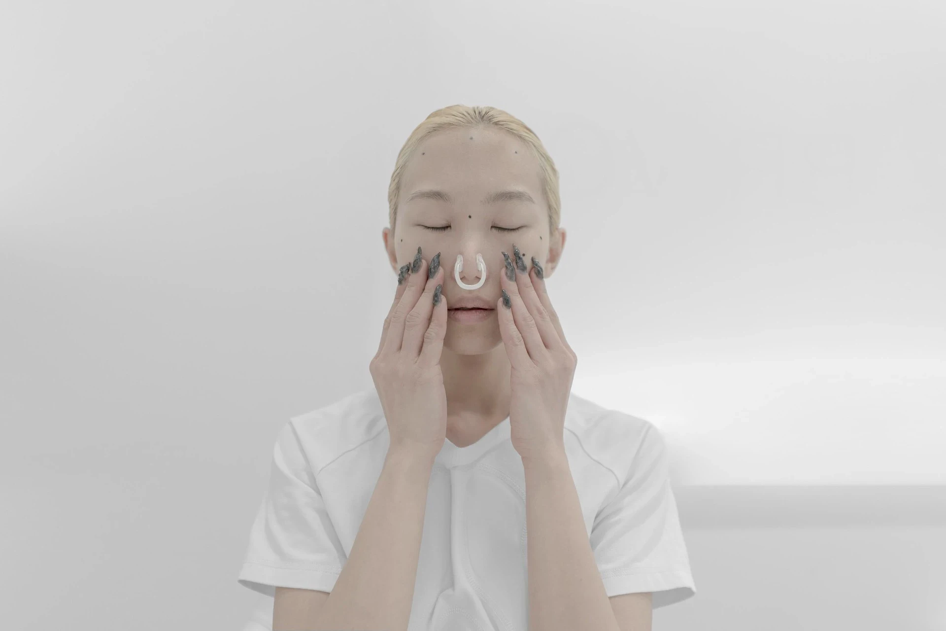 NATORU by Mit Borrás at Kunstverein Göttingen Germany, film installation, media performance, 3D printing, transhumanism, Peter Heller