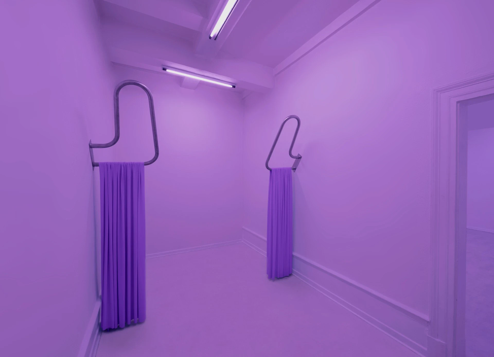 NATORU by Mit Borrás at Kunstverein Göttingen Germany, film installation, media performance, 3D printing, transhumanism, Peter Heller