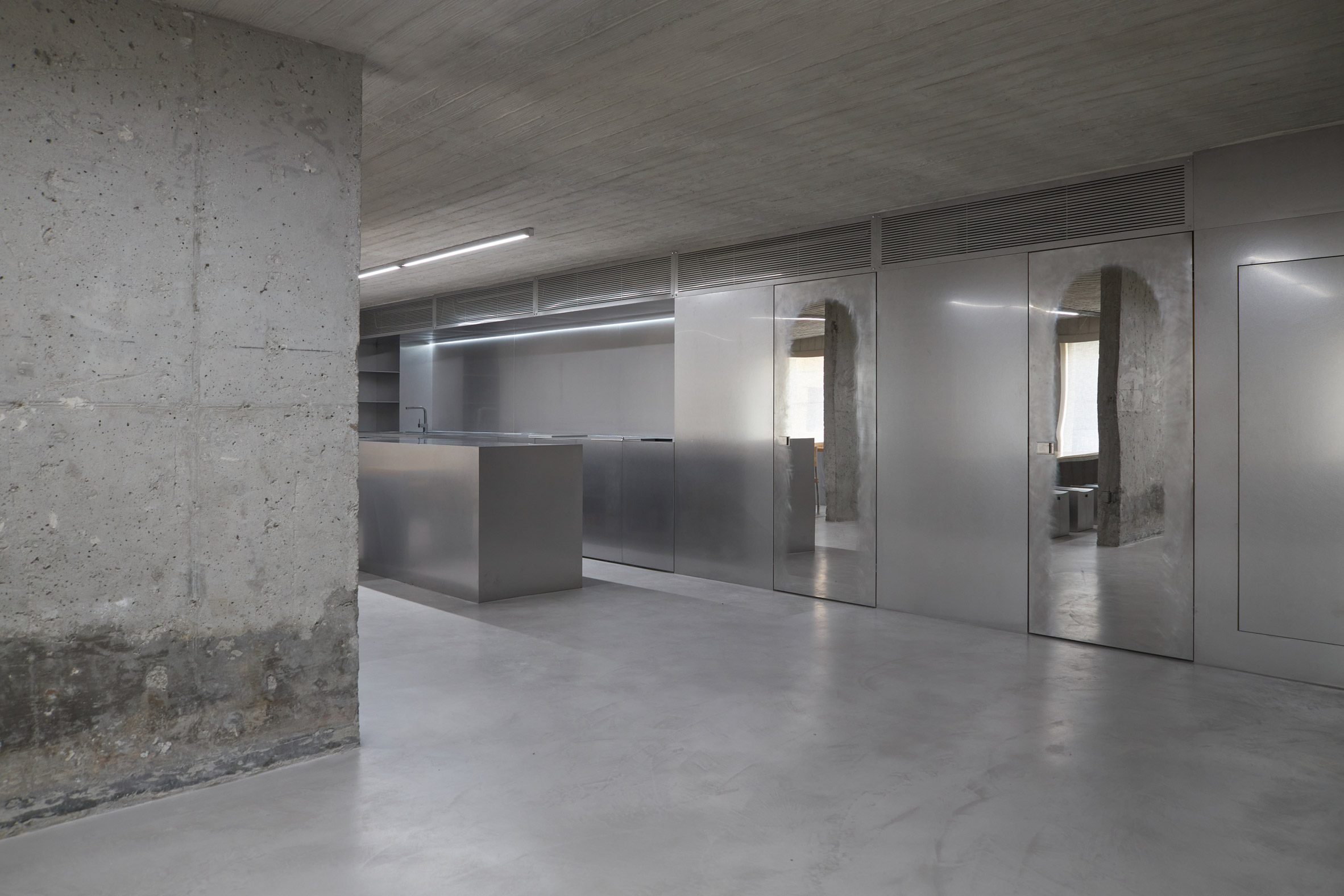HAHOUSE Cafe by Niceworkshop — The cafe's threshold space reveals the layered material strategy at full expression.
