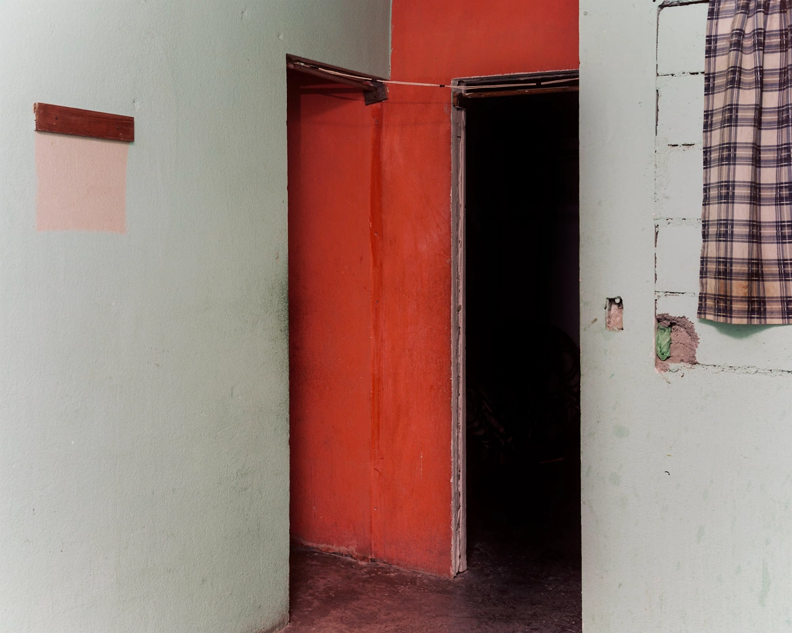 Bravo by Felipe Romero Beltrán — A doorway sequence in Rio Bravo presents a study in architectural division and domestic passage.