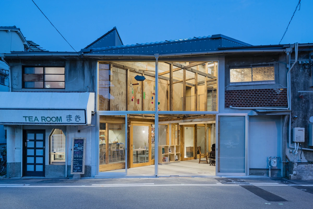 Chidori-Bunka by Dot Architects — A renovated residential structure in Osaka presents a hybrid facade combining old and new.