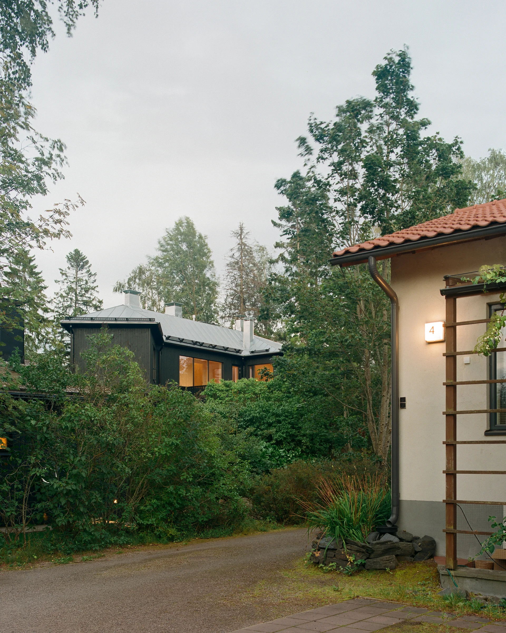 Villa Margo by Talli Ark, photographed by Kalle Kouhia — The bathroom interior at Villa Margo reveals a deliberate material and chromatic strategy.