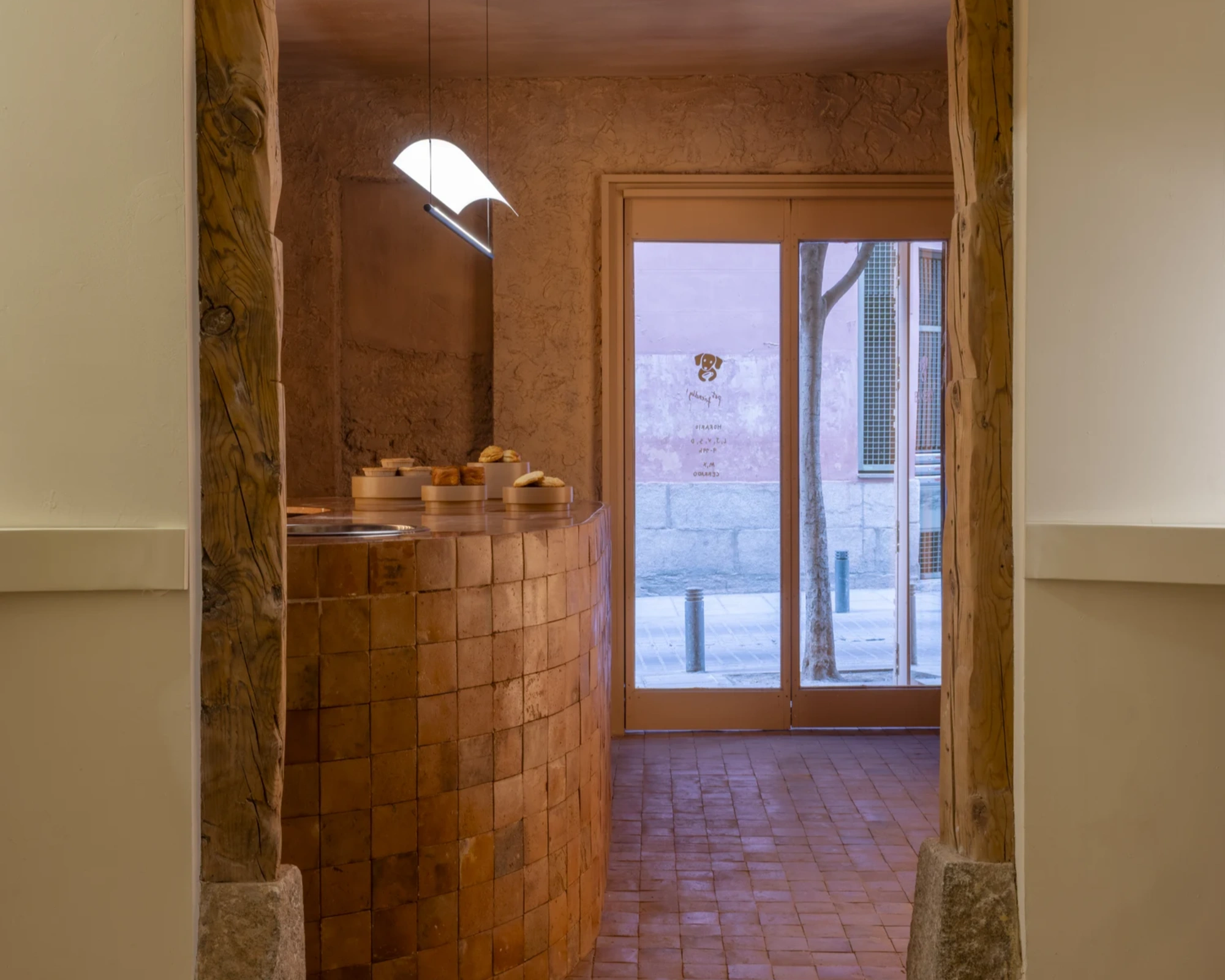 Luchy Bakery Cafe by MOME.ESTUDIO