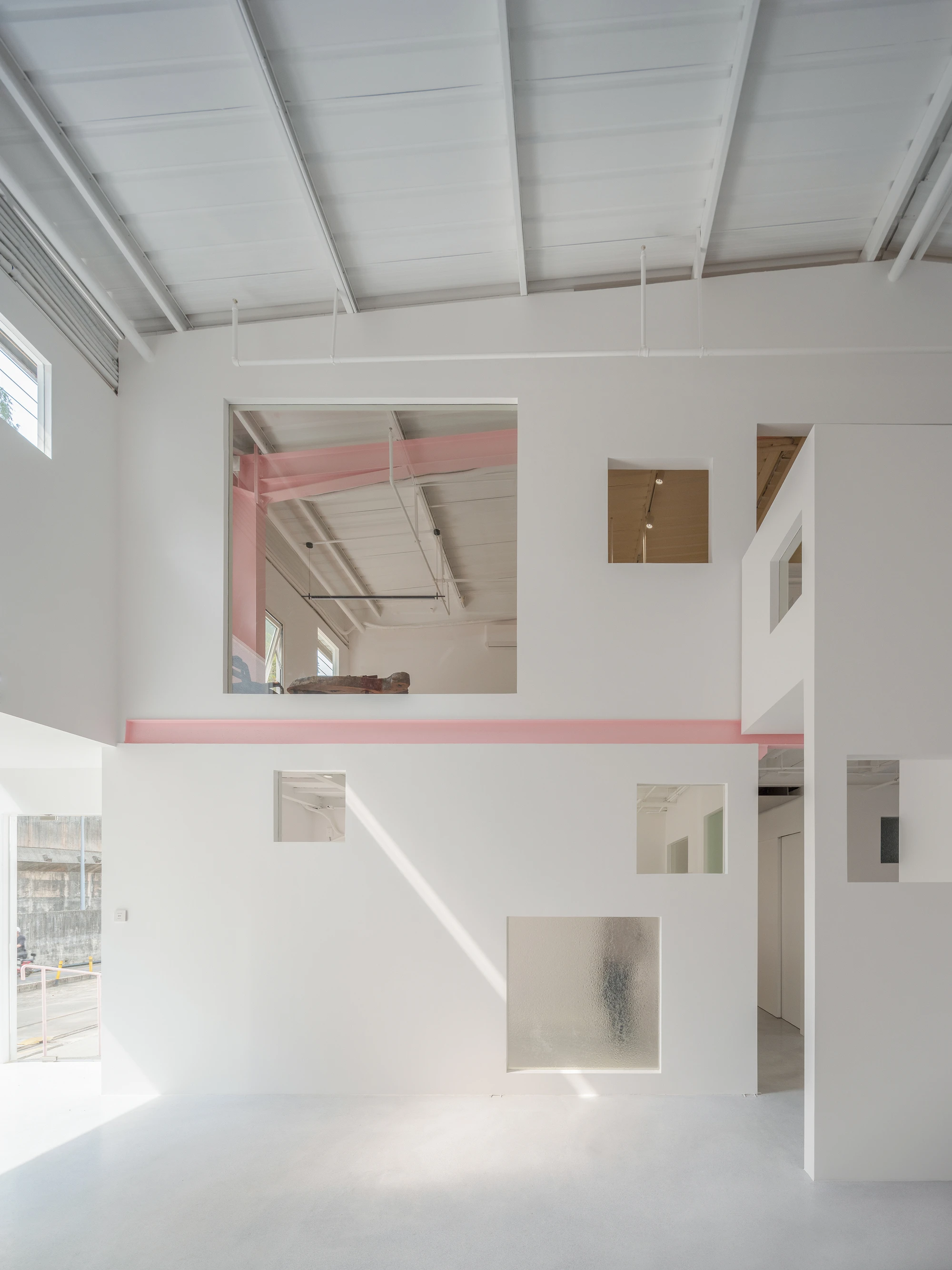 Apelron Contemporary by Aether Architects + Archigress, Shenzhen China, railway warehouse gallery, structural cluster, layered walls, photographed by Zhang Chao