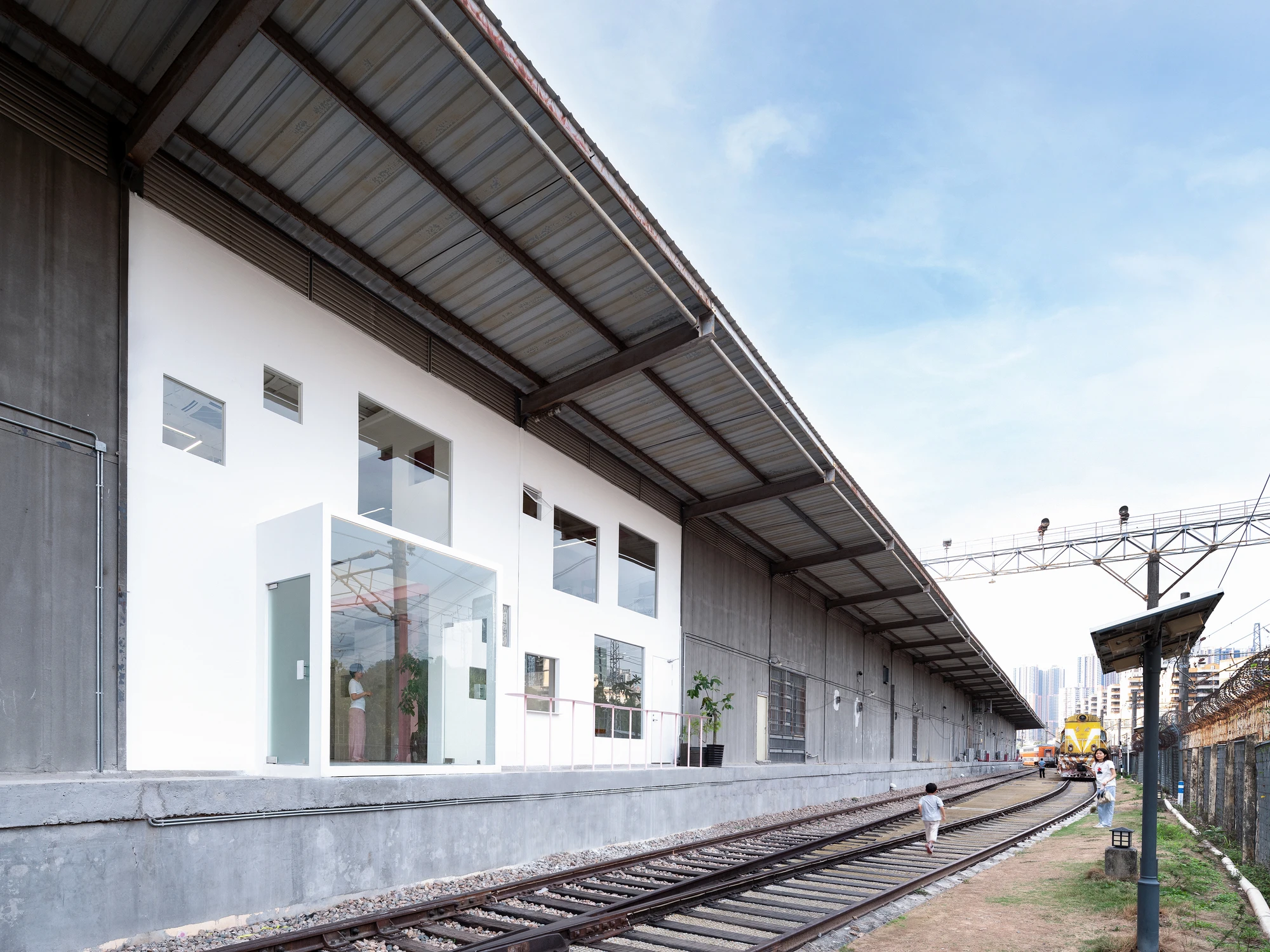 Apelron Contemporary by Aether Architects + Archigress, Shenzhen China, railway warehouse gallery, structural cluster, layered walls, photographed by Zhang Chao