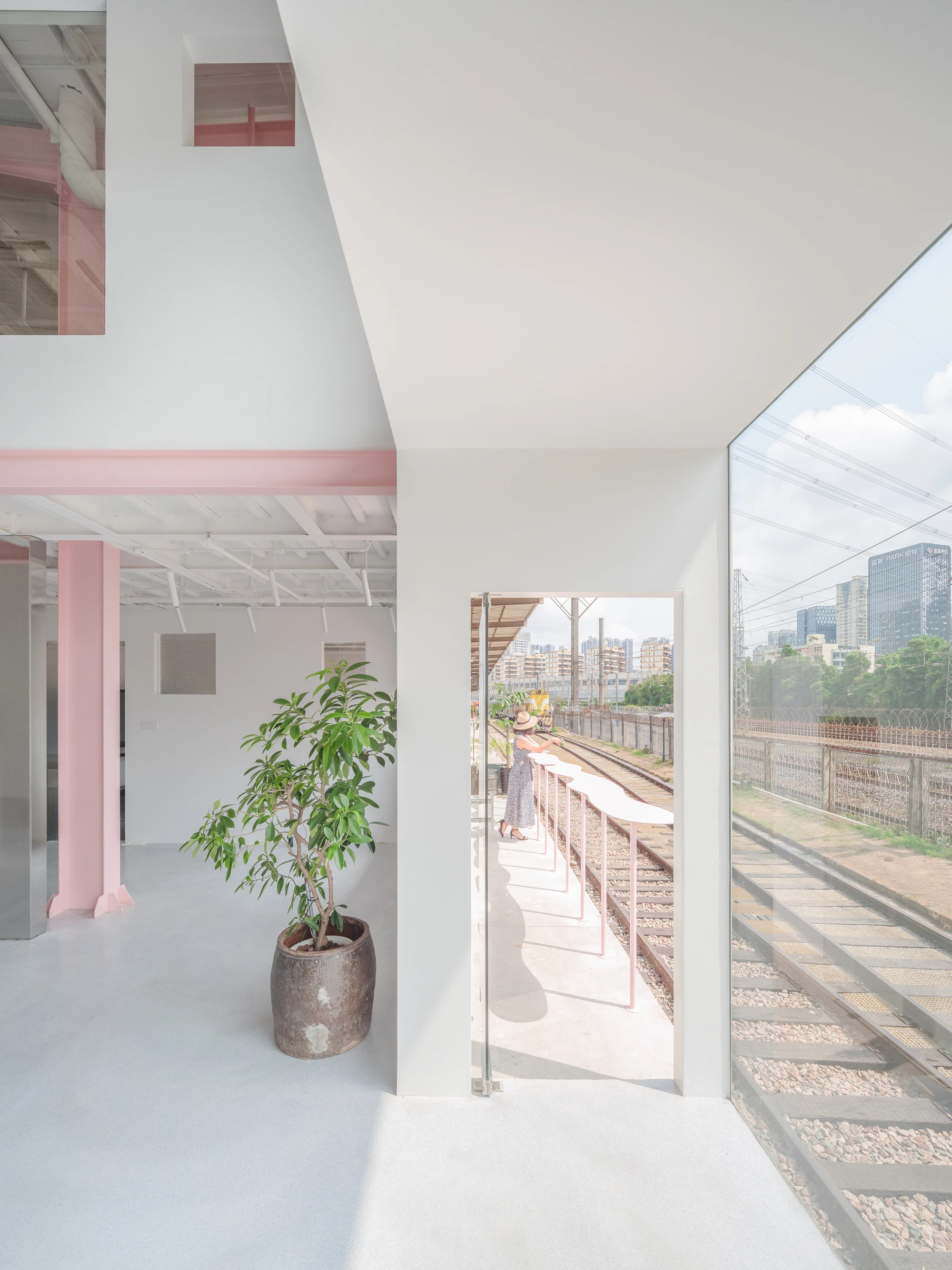 Apelron Contemporary by Aether Architects + Archigress, Shenzhen China, railway warehouse gallery, structural cluster, layered walls, photographed by Zhang Chao