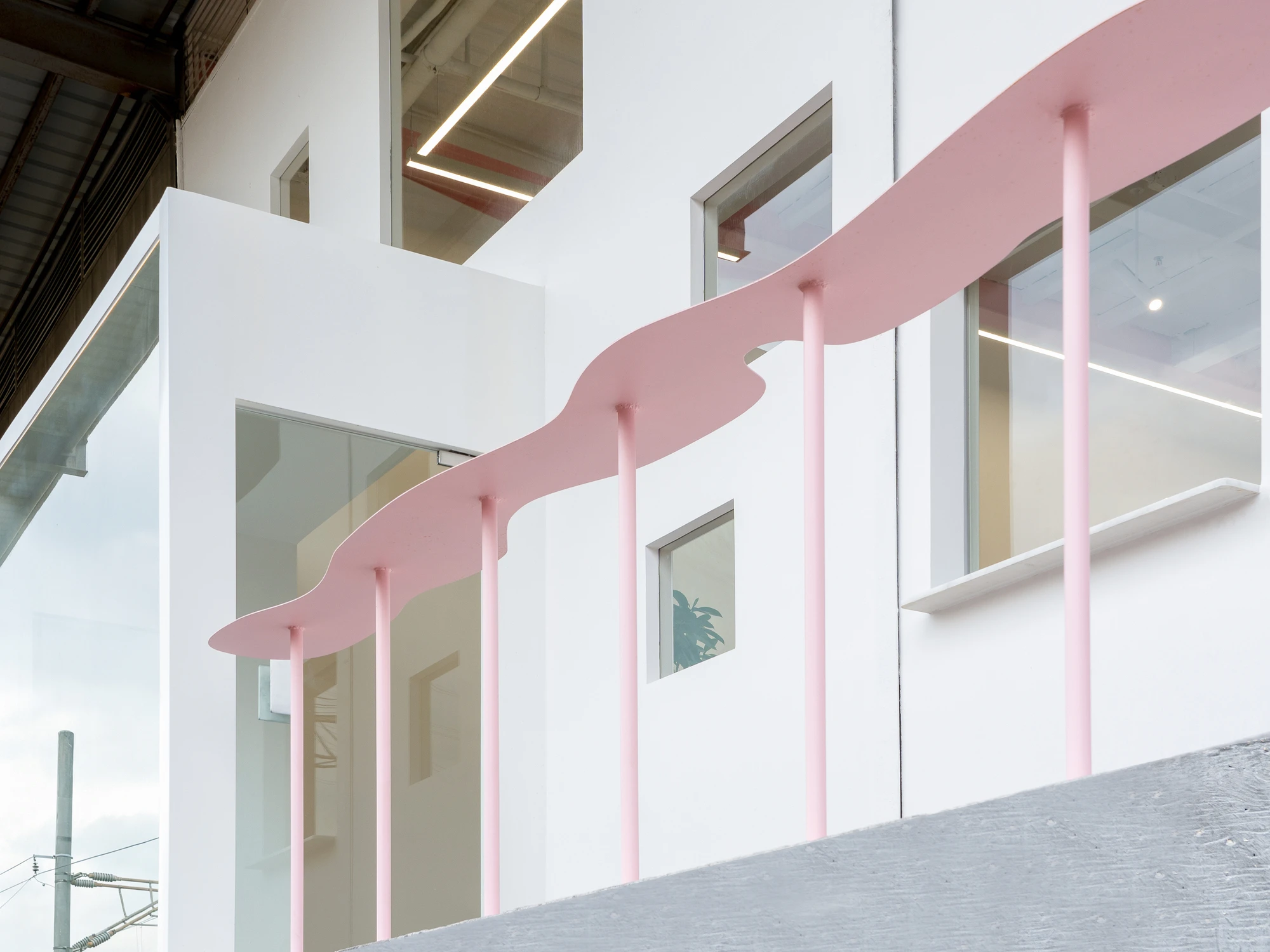 Apelron Contemporary by Aether Architects + Archigress, Shenzhen China, railway warehouse gallery, structural cluster, layered walls, photographed by Zhang Chao