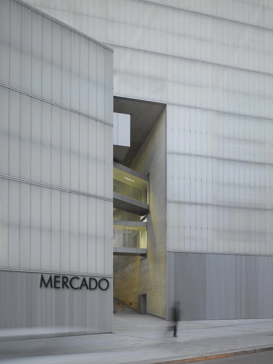 Barceló Market by Nieto Sobejano Arquitectos, Madrid Spain, market library sports hall, opaline cast glass facade, civic complex, photographed by Roland Halbe and Marcela Grassi