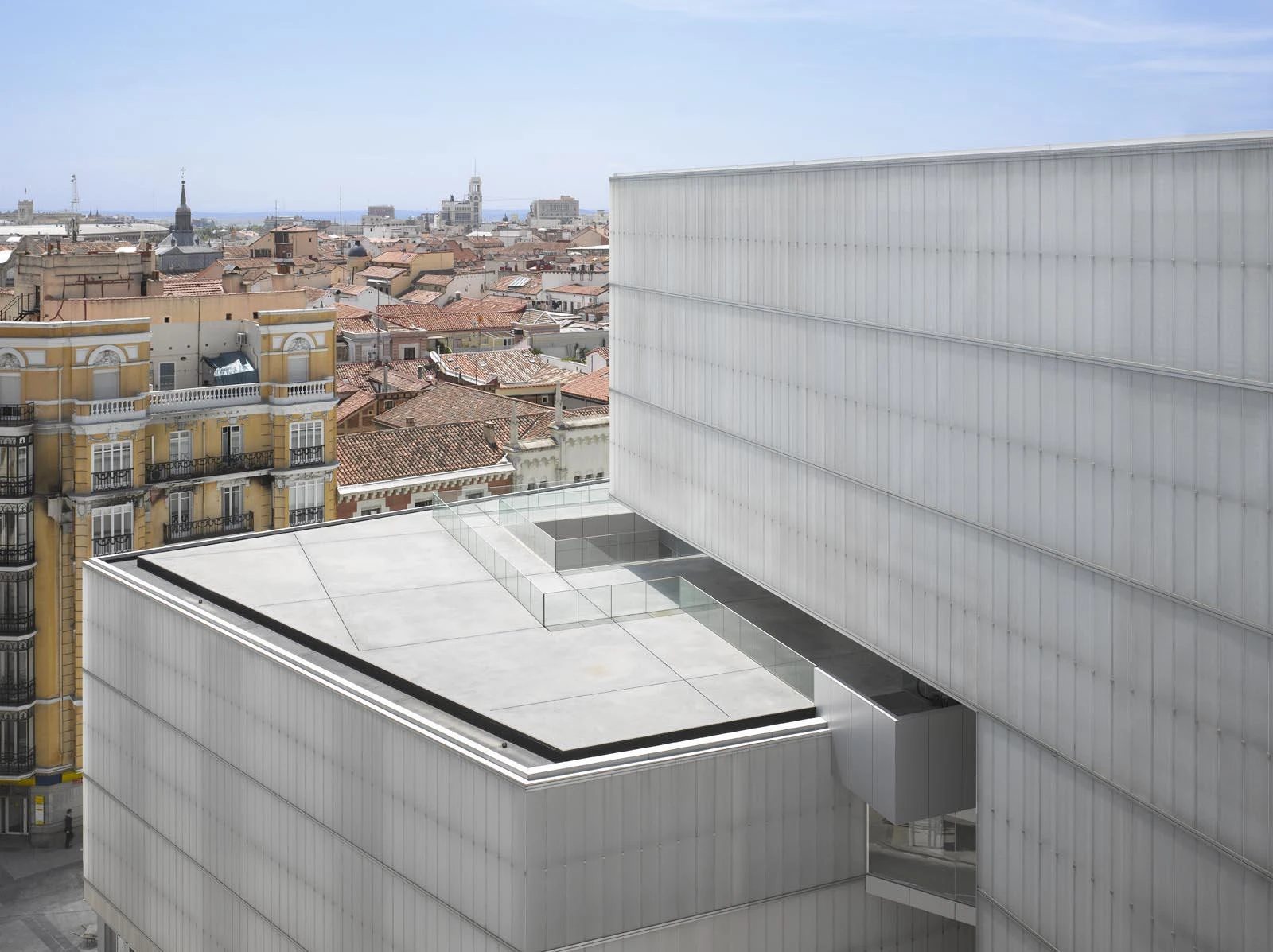 Barceló Market by Nieto Sobejano Arquitectos, Madrid Spain, market library sports hall, opaline cast glass facade, civic complex, photographed by Roland Halbe and Marcela Grassi