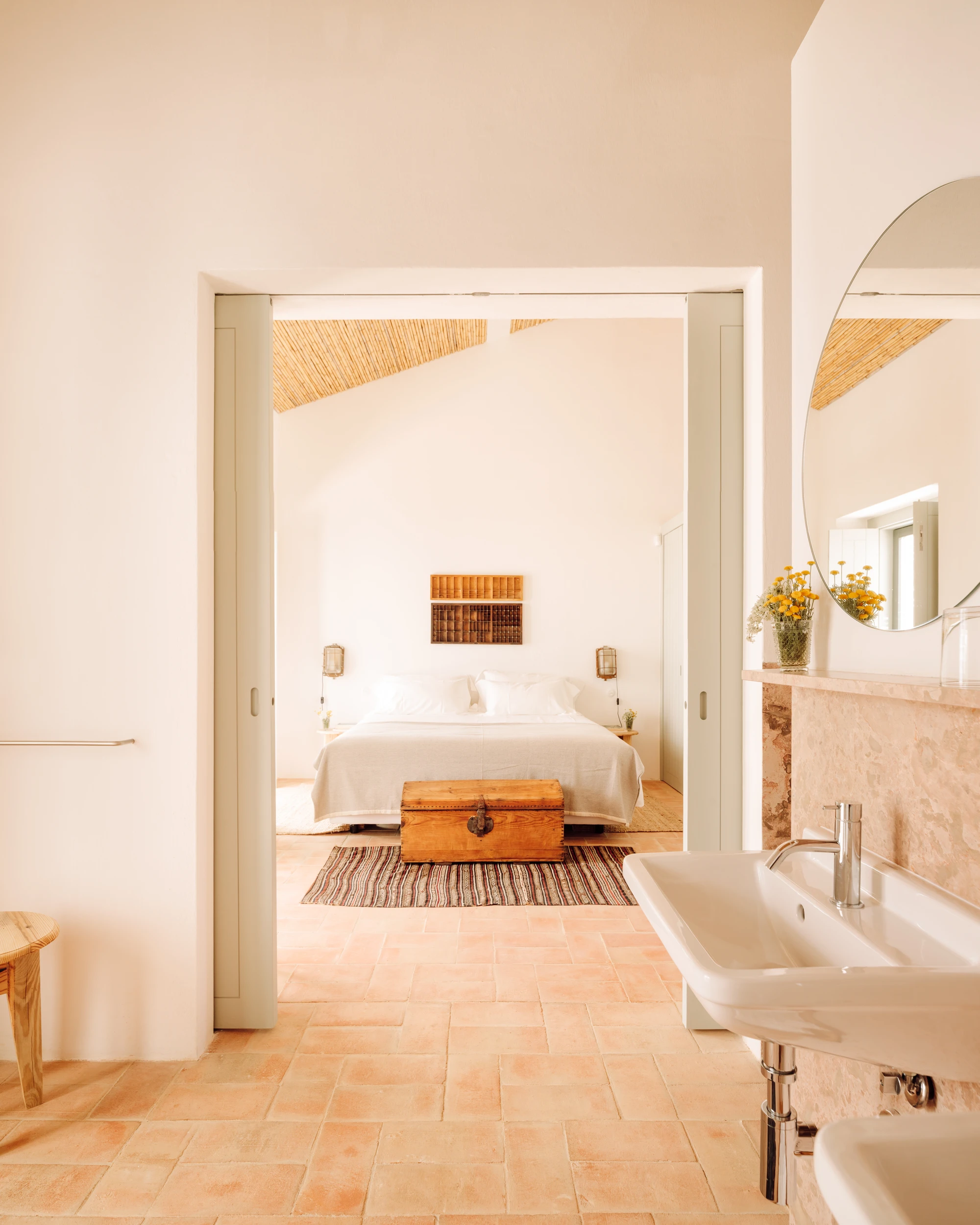 Casas da Quinta de Cima by Ricardo Gonçalves, Portugal, residential cluster, stone and whitewash, quinta estate, photographed by Ricardo Oliveira Alves and FN