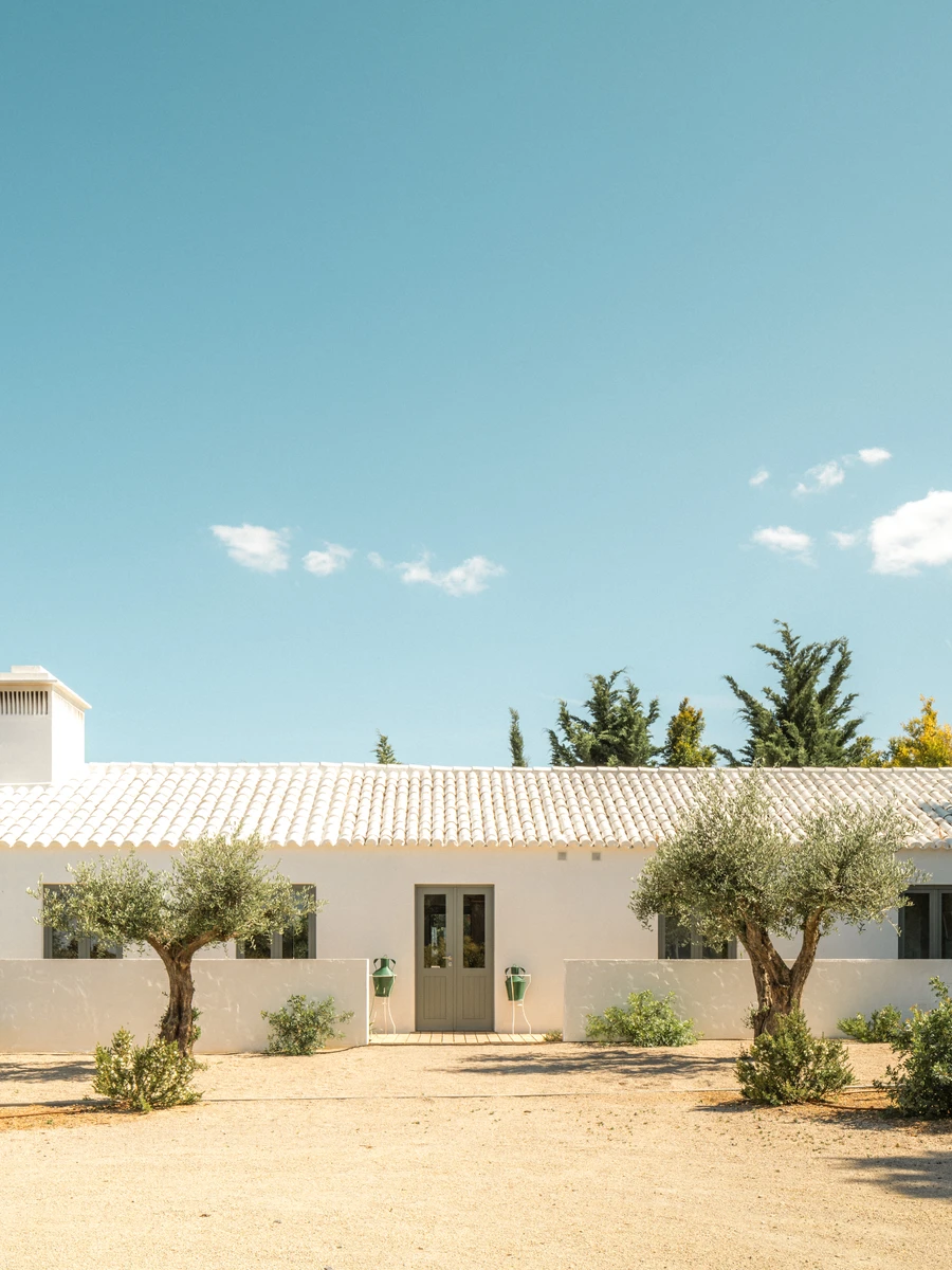 Casas da Quinta de Cima by Ricardo Gonçalves, Portugal, residential cluster, stone and whitewash, quinta estate, photographed by Ricardo Oliveira Alves and FN
