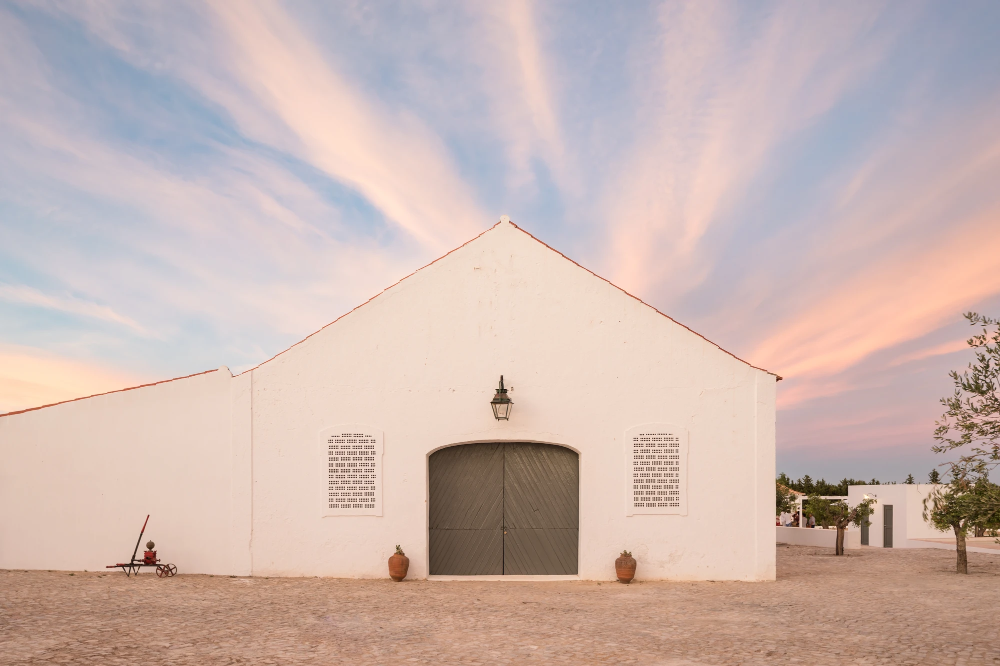 Casas da Quinta de Cima by Ricardo Gonçalves, Portugal, residential cluster, stone and whitewash, quinta estate, photographed by Ricardo Oliveira Alves and FN