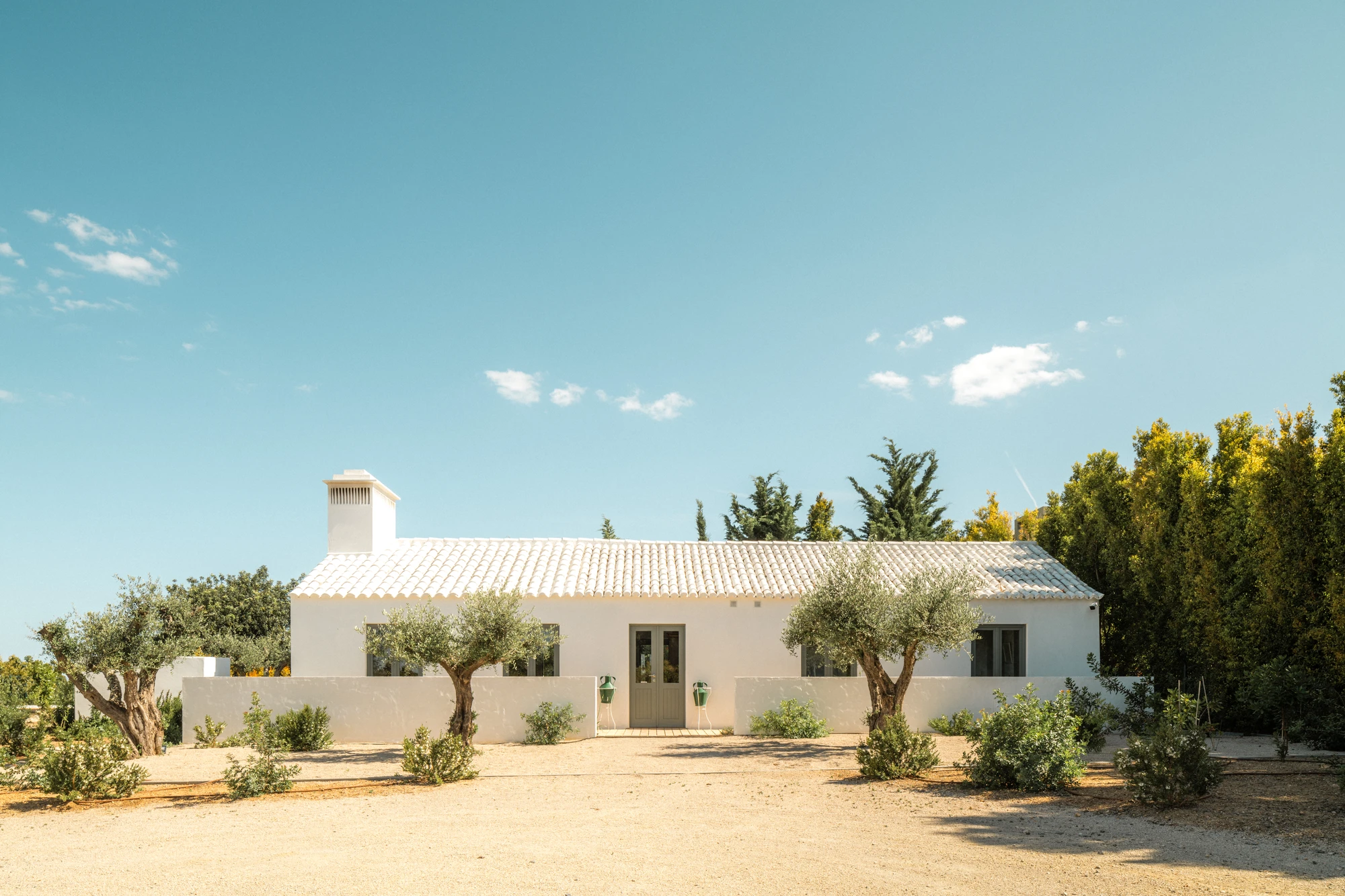 Casas da Quinta de Cima by Ricardo Gonçalves, Portugal, residential cluster, stone and whitewash, quinta estate, photographed by Ricardo Oliveira Alves and FN