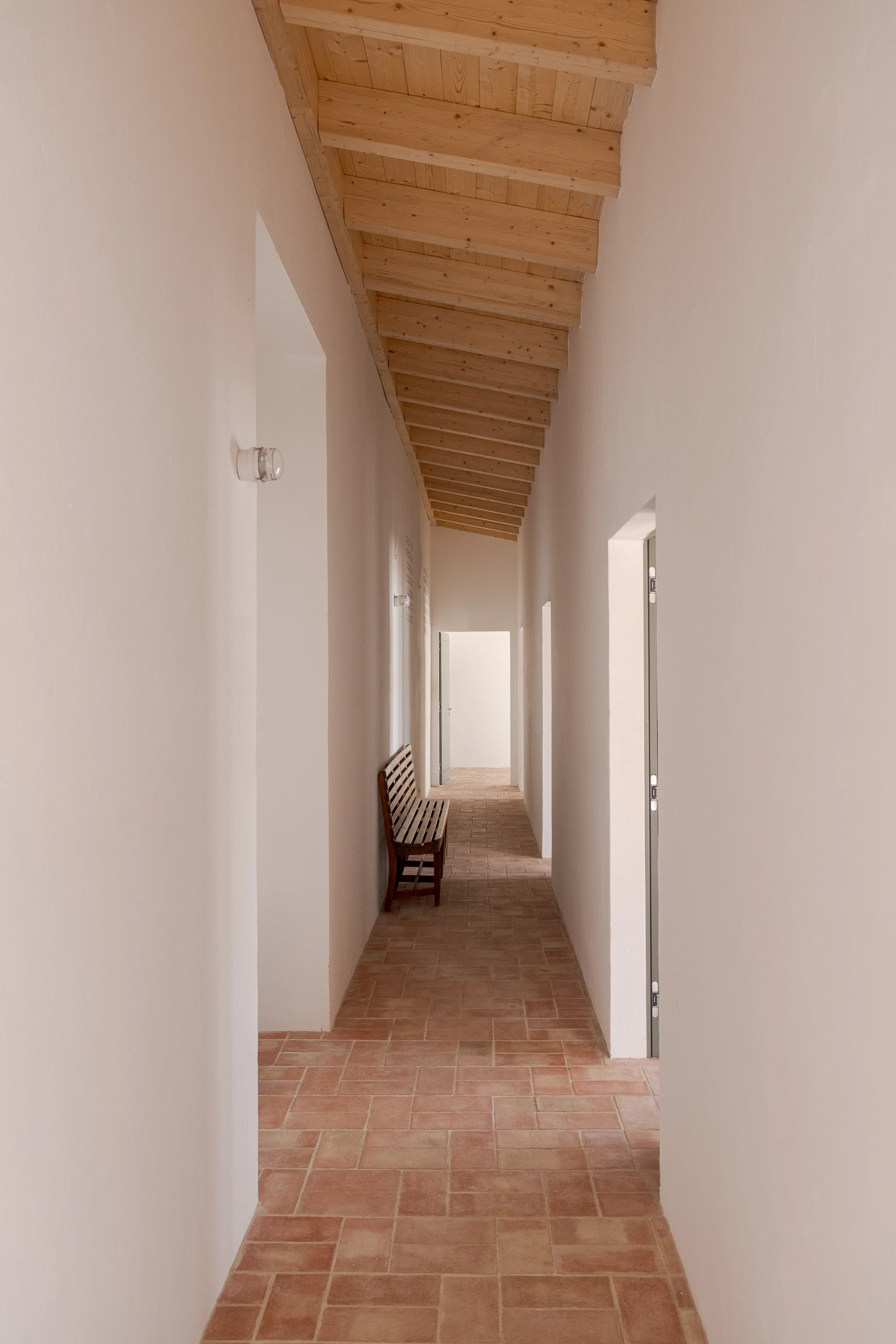 Casas da Quinta de Cima by Ricardo Gonçalves, Portugal, residential cluster, stone and whitewash, quinta estate, photographed by Ricardo Oliveira Alves and FN