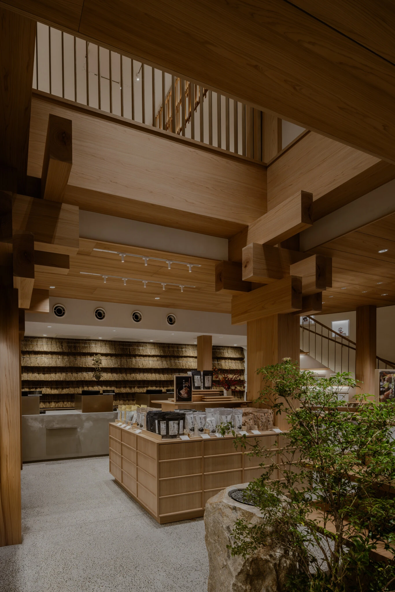 Kayanoya Ginza by Kengo Kuma and Associates, Ginza Tokyo Japan, wooden dashi shop, slender timber facade, washi paper, photographed by Keishin Horikoshi