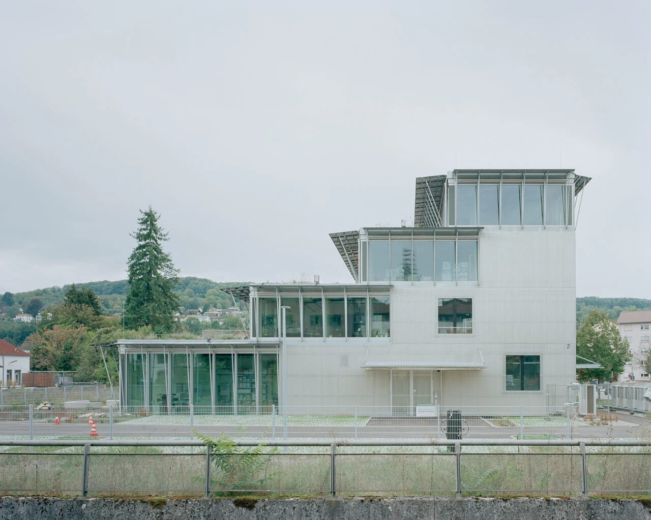 Lab02 by Mulder Zonderland and Moser Architekten, Lörrach Germany, Runge Pharma headquarters, translucent resin facade, planted terraces, photovoltaic, photographed by Piotr Hraptovich