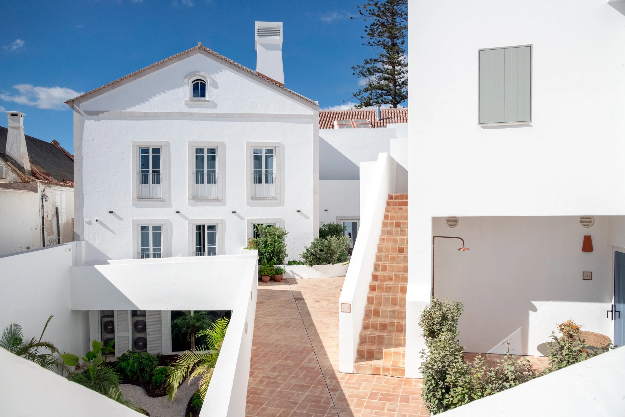 Hotel Palácio Tavira, Tavira Portugal, 18th century noble residence restored as hotel, Medina courtyard, clay lime linen, Ria Formosa, Moorish influence