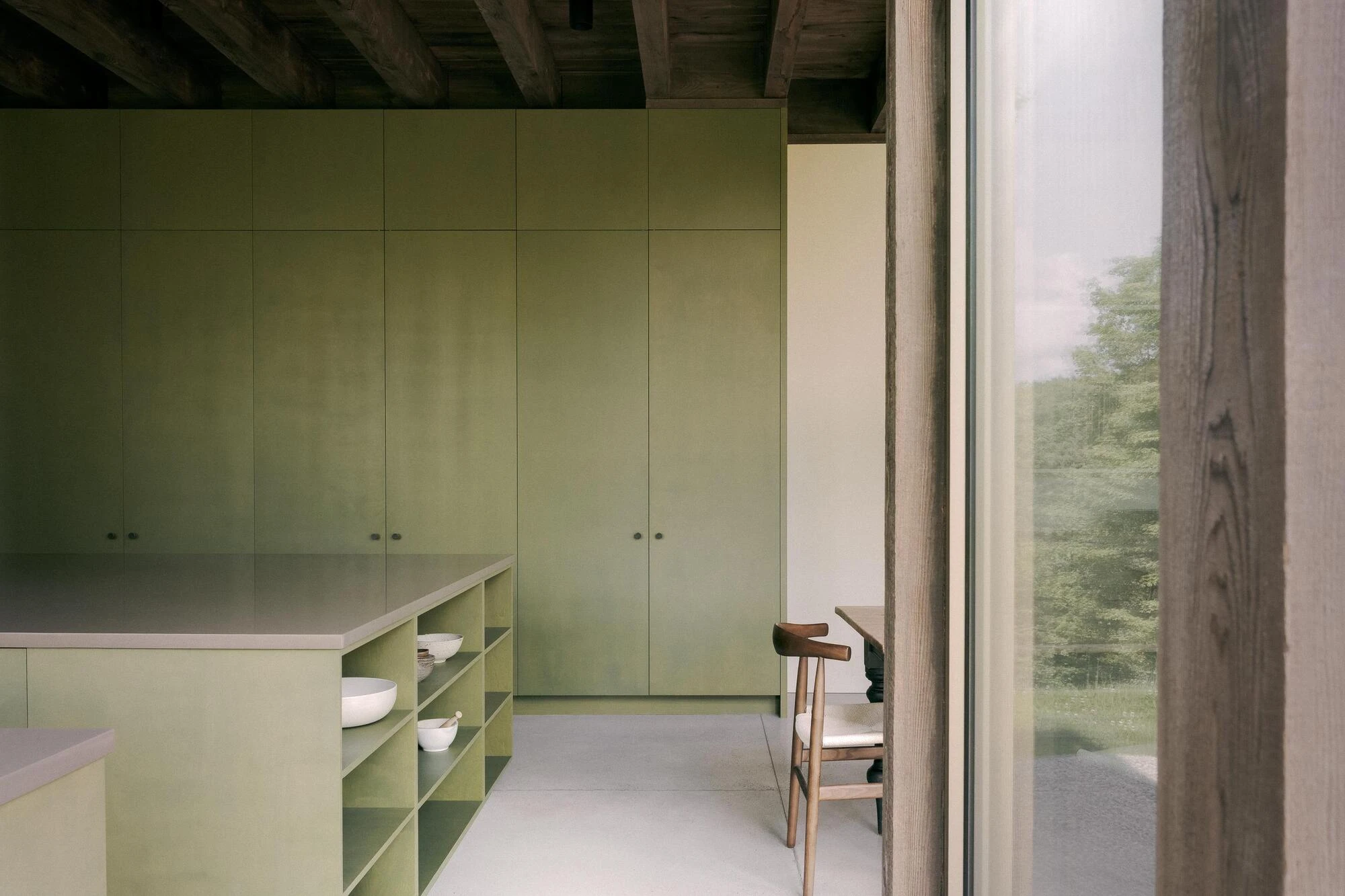 SONO Residence by Atelier Carle, Wentworth-North Quebec Canada, mountain second home, board-formed concrete, hemlock structure, forest view, photographed by Félix Michaud
