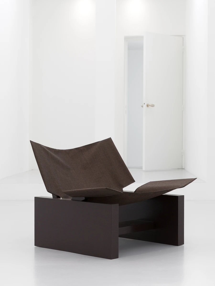 Suspens Lounge Chair by Perron et frères — Pantin, France: wool sling suspended between two lacquered ash blocks