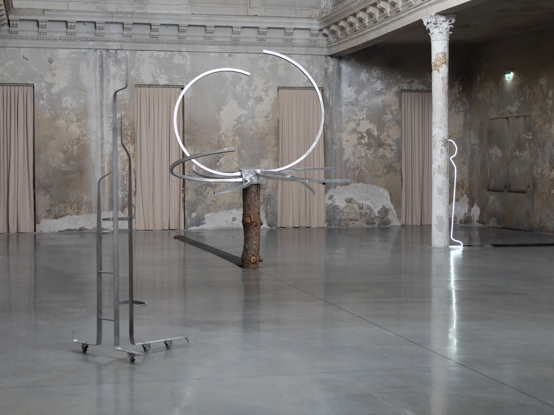 Everything Comes Together While Pushing All Apart at Reaktor Wien