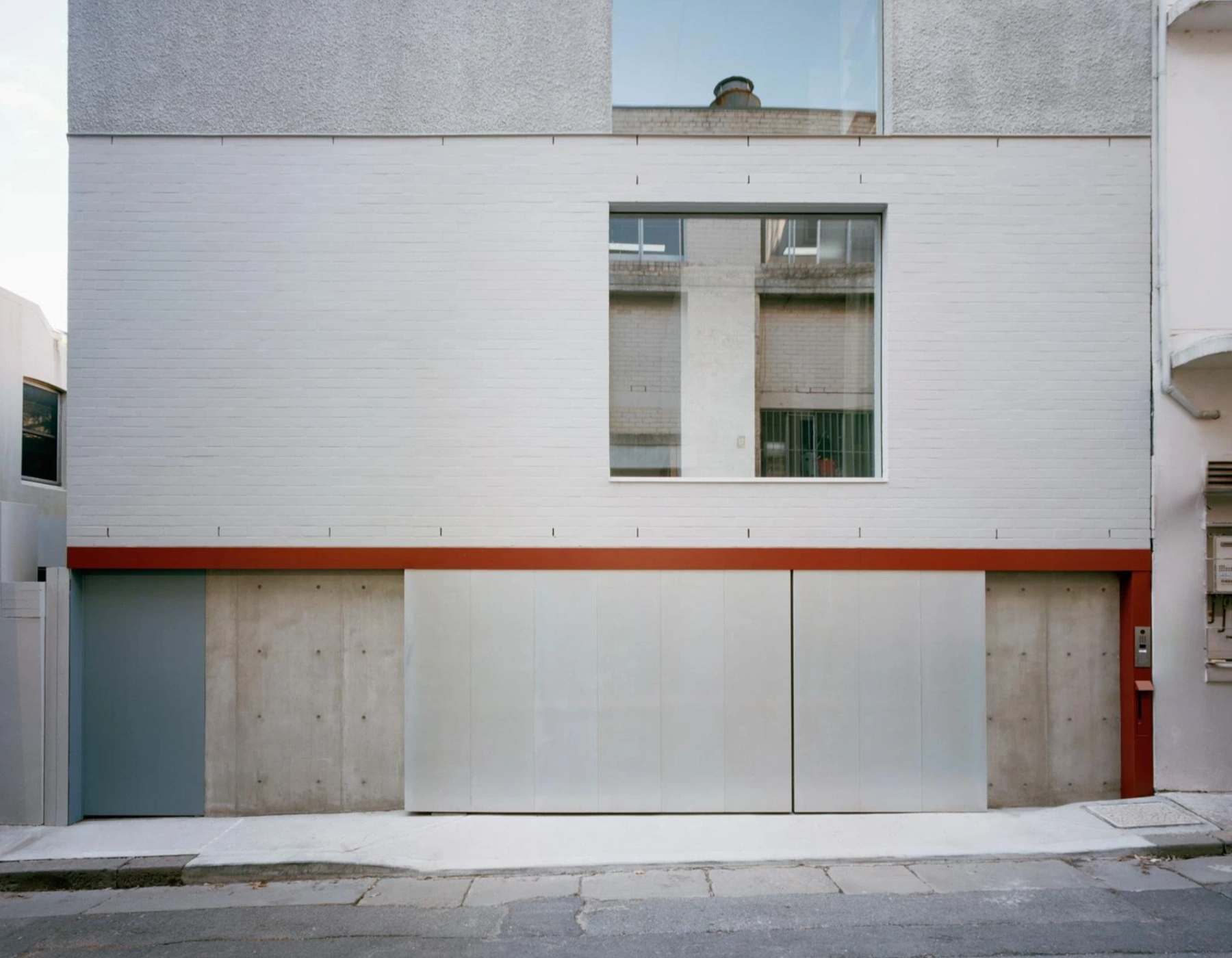 House next to Taylor Square by Anthony Gill Architects
