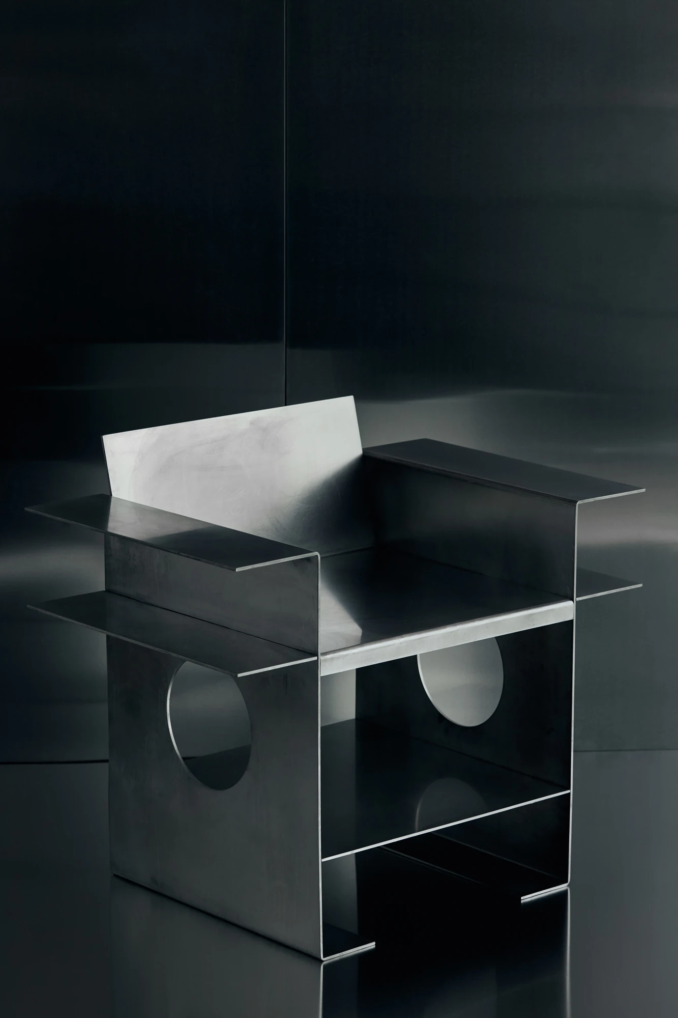 010 Aluminium Lounge Chair by OFAA