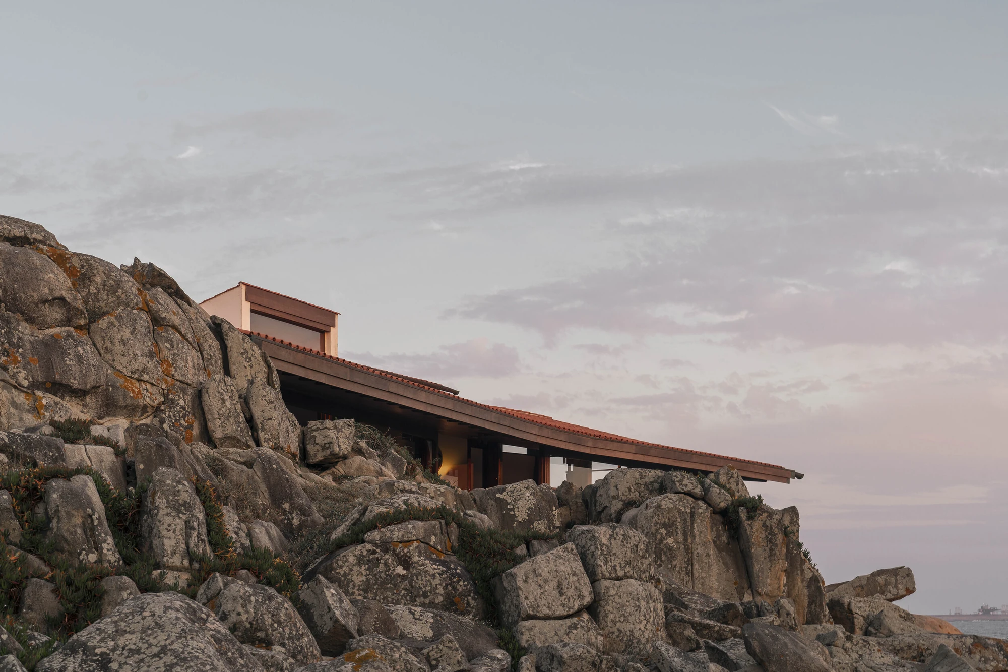 Casa de Chá da Boa Nova by Álvaro Siza captured by Nick Dearden