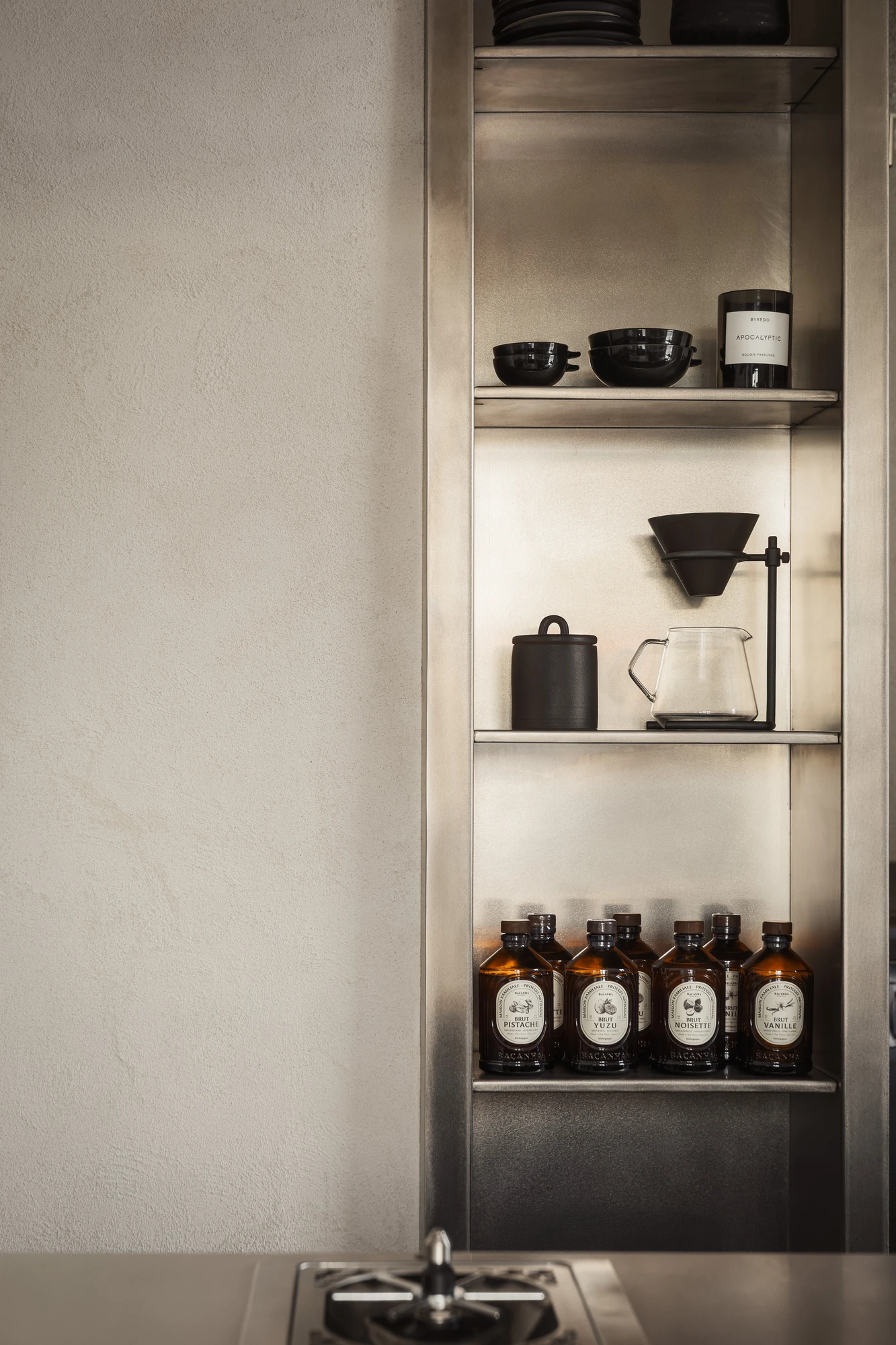 DAARK by Rodaa Studio, photographed by Adrien Ozouf — The service counter and coffee machine inside DAARK by Rodaa Studio, rue de Turenne, Paris.