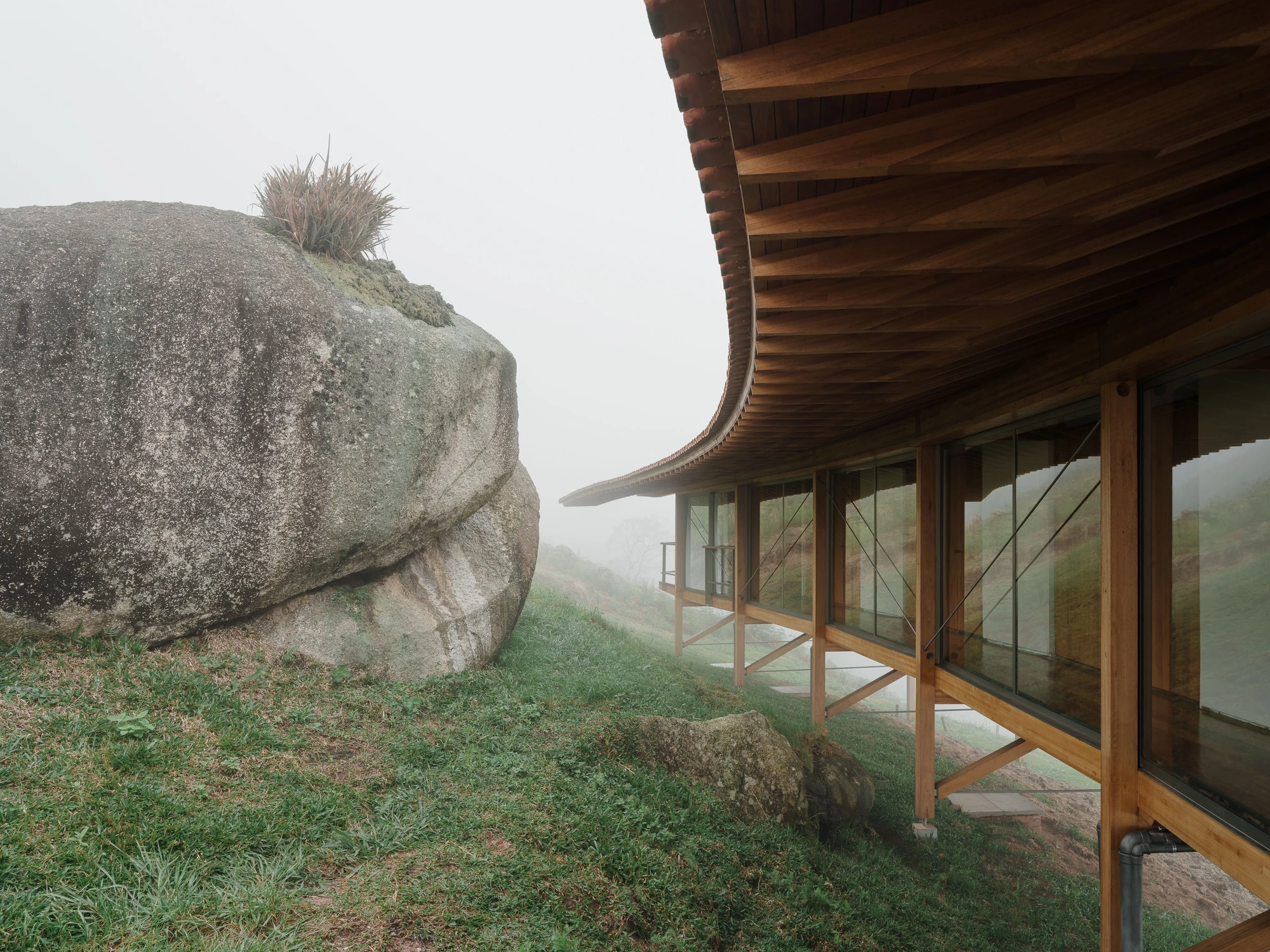 Casa Fazenda Bocaina by Arquipélago Arquitetos + Mariana Caires