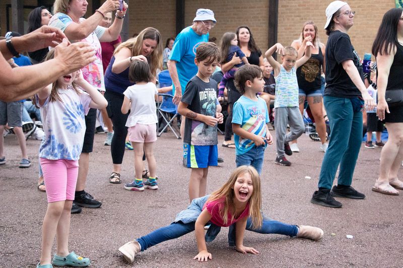 Click here for https://www.roselle.il.us/307/Concerts-in-the-Park
