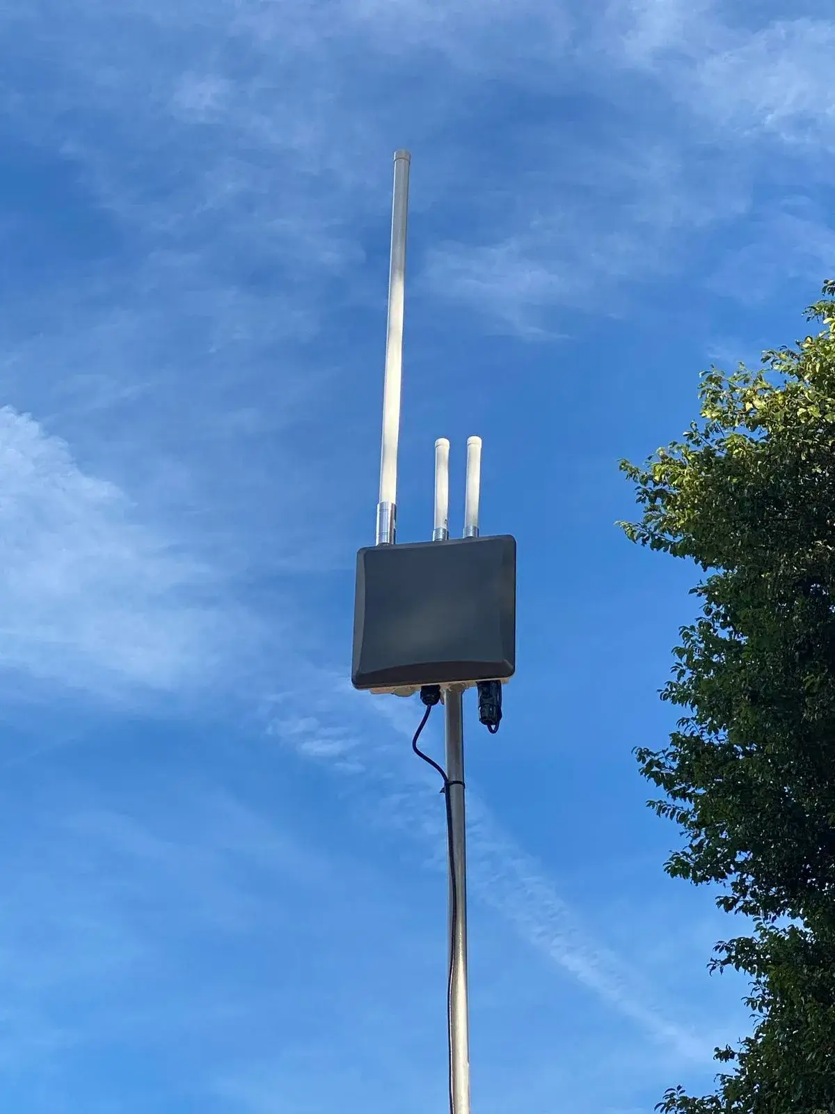 mOOvement field antenna