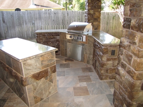 Outdoor Kitchen