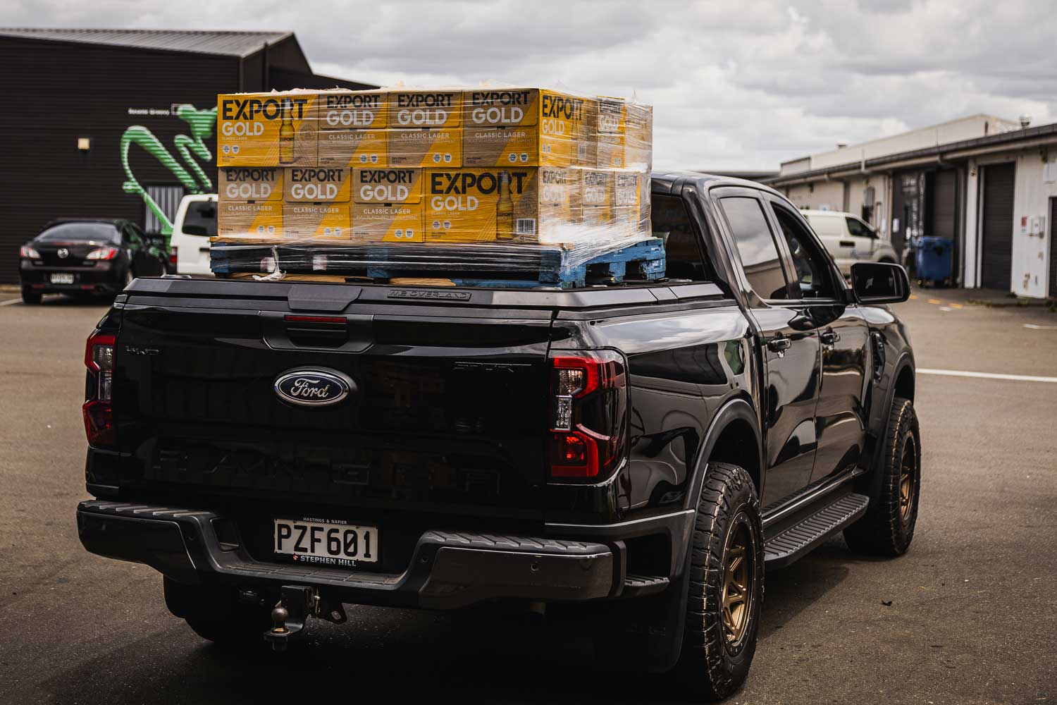 Artemis Hard Lid holding stack of Export