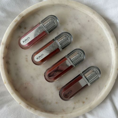 My review and swatches of the newest KIKO Milano lip product launch. The 3D Hydra Xtreme Lipgloss's.