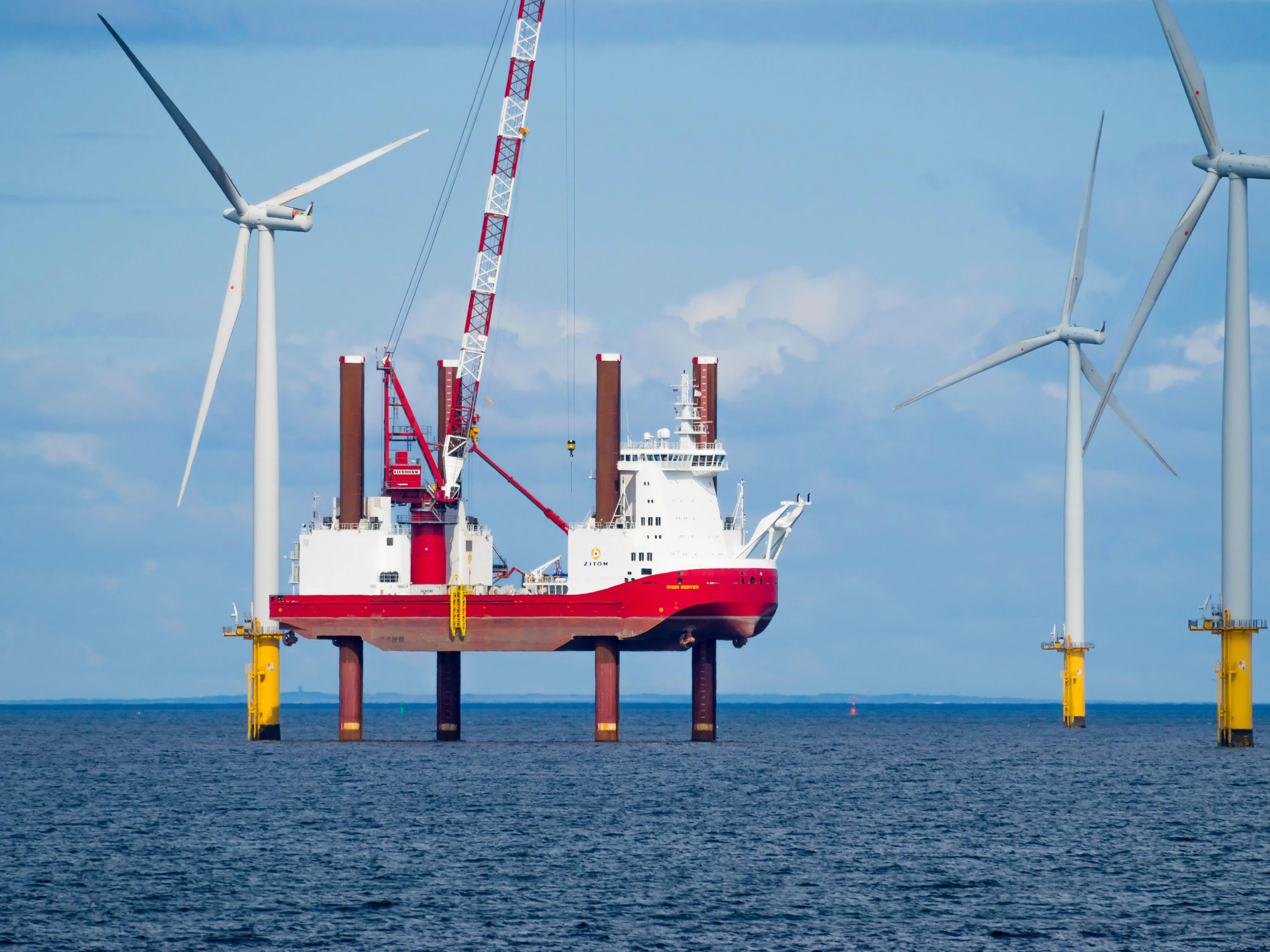 Offshore wind heavy maintenance