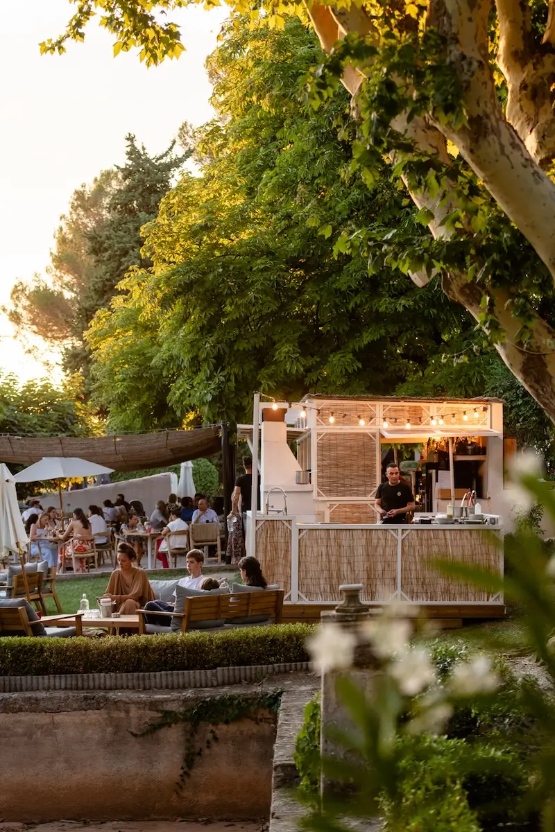Entrée vegetale du domaine, hotel restaurant bar