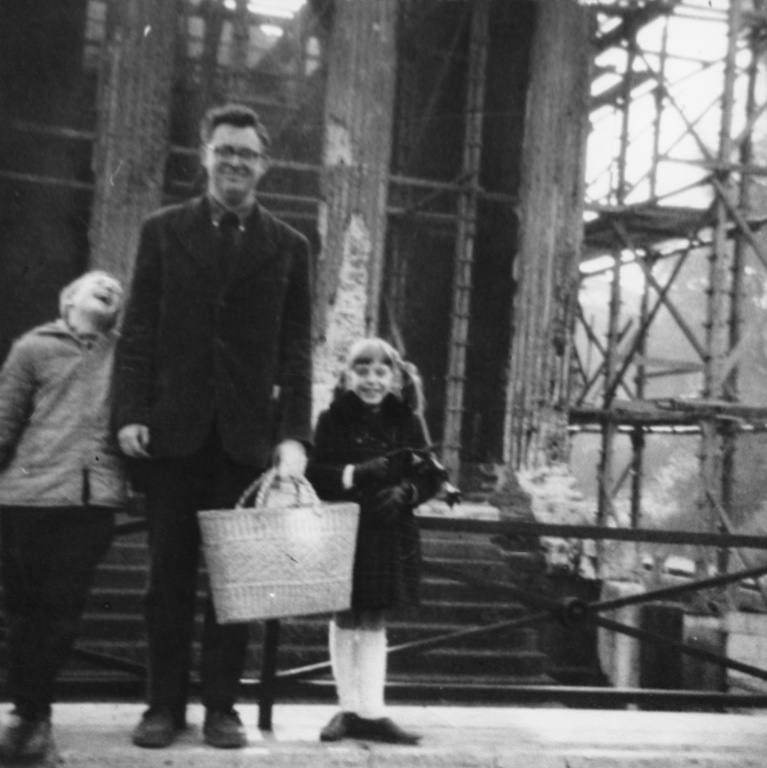 Family photographs of the Woodman’s sightseeing in Italy, circa 1959-60 and 1965-66. Woodman Family Foundation Archives.