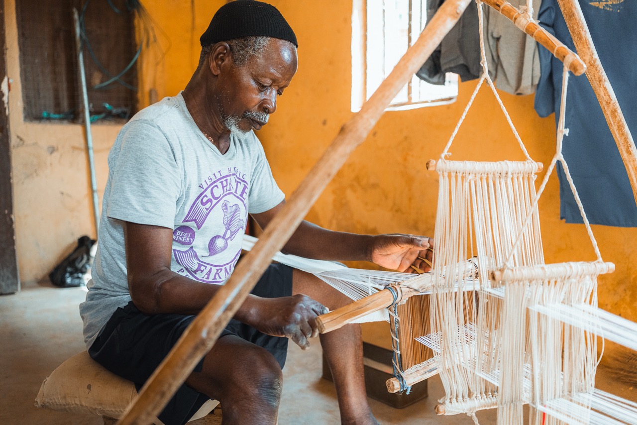 © Sergej Holzmann | Survivor's Loom