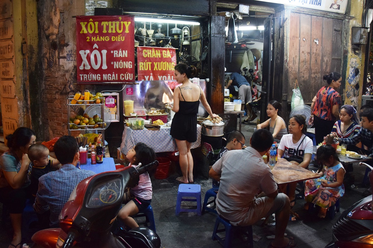 © Vivi Andreadou | Threads of Presence