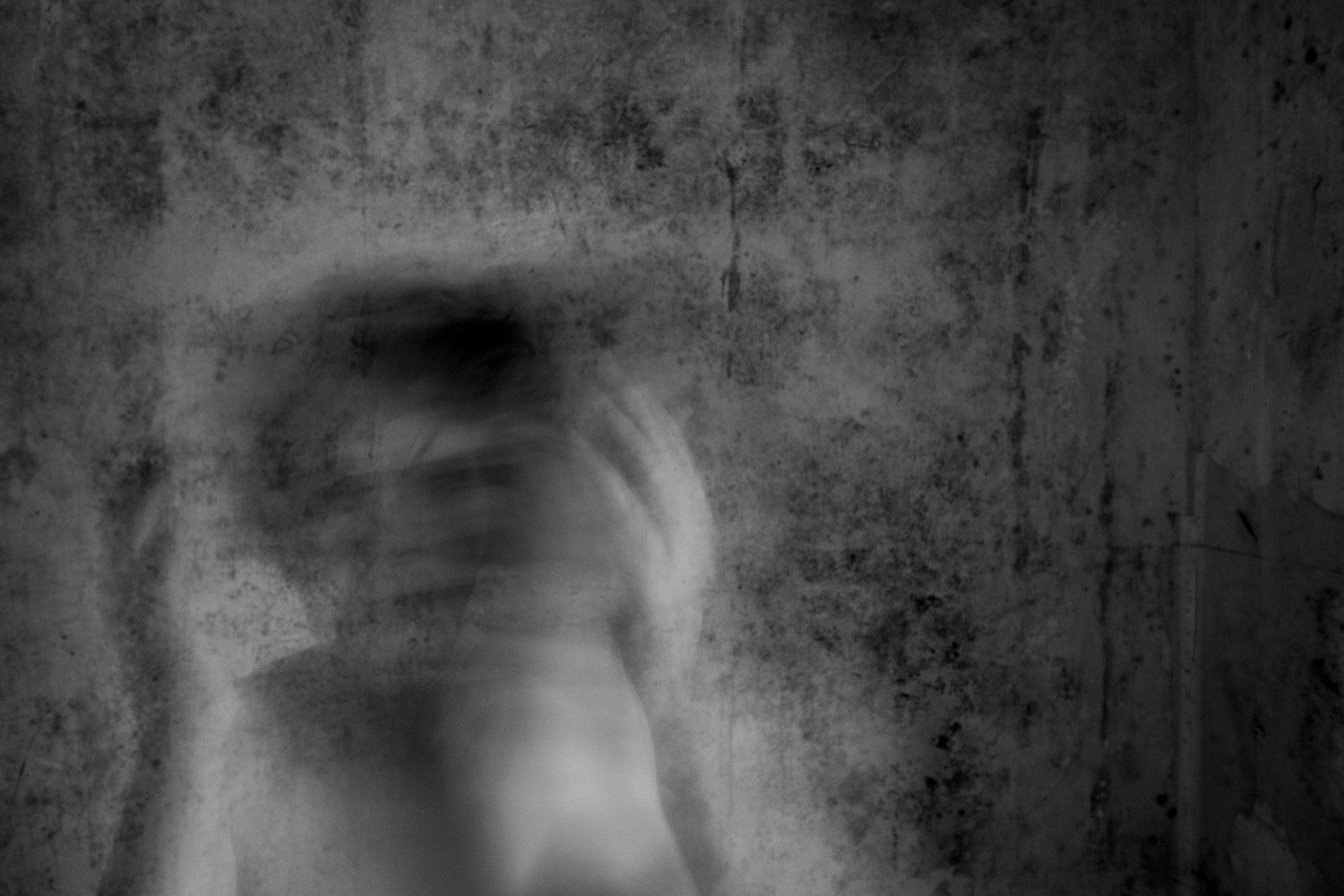 © Robyn Daly | Through a Glass Darkly