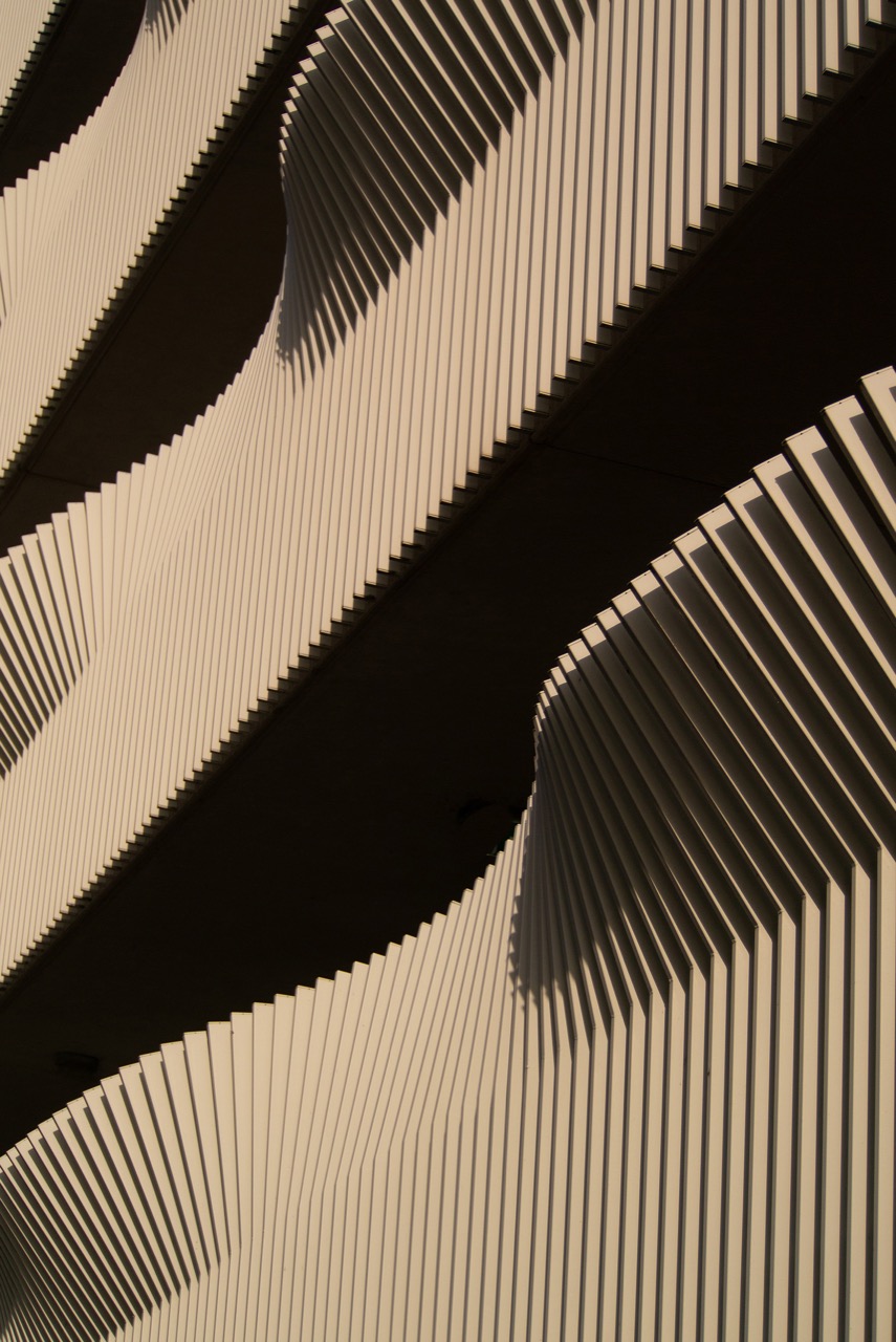 © Esther Velrath | Where Form Dissolves