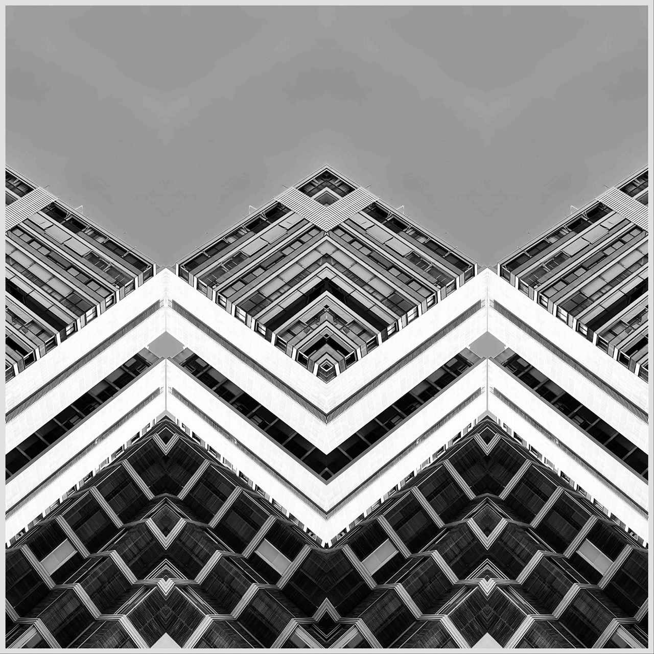 © Simon Isaac | Paralinea