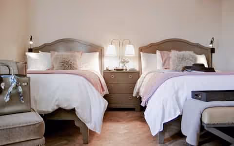 Hollywood Hotel double bed room