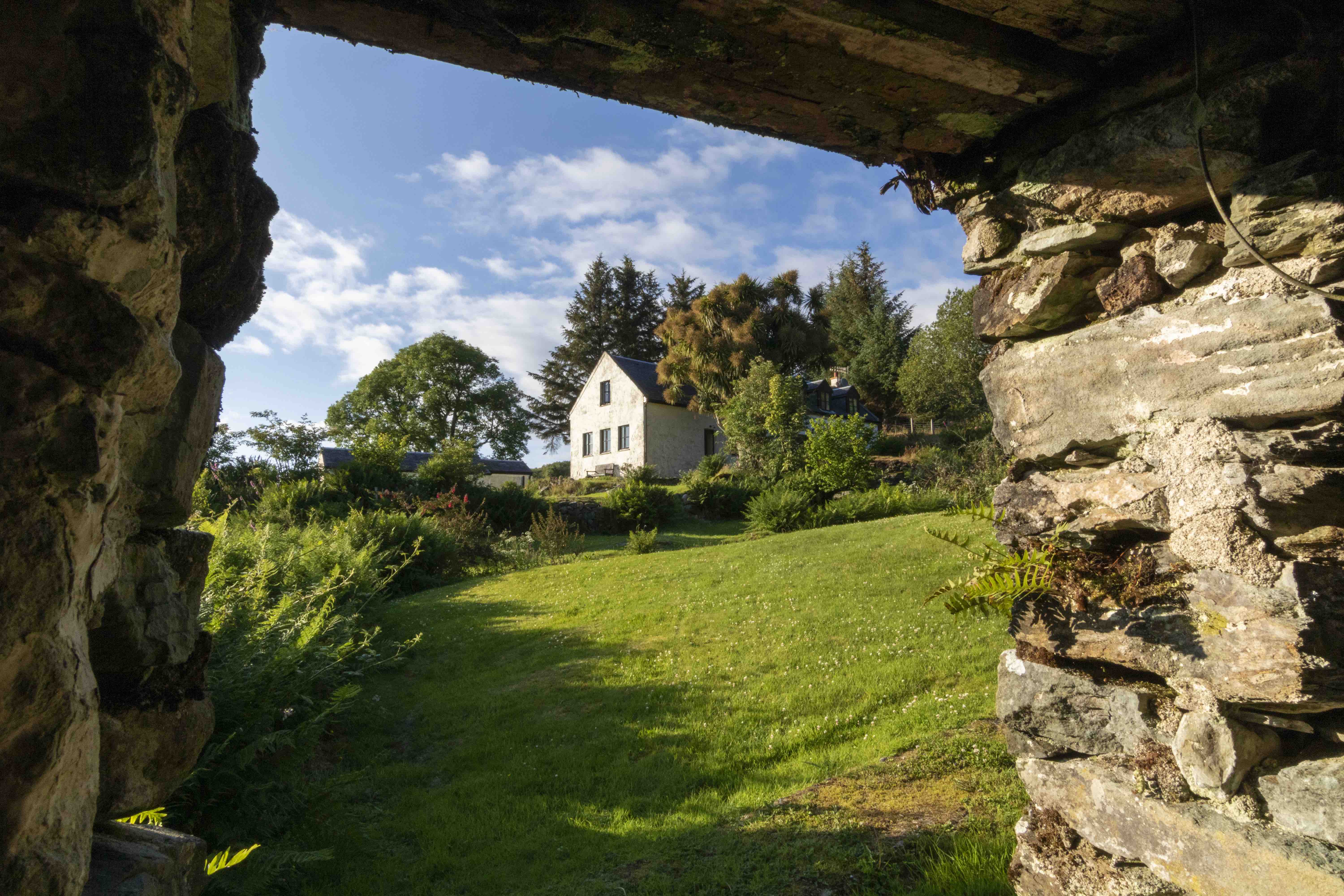 Minuntion lime kiln in autumn