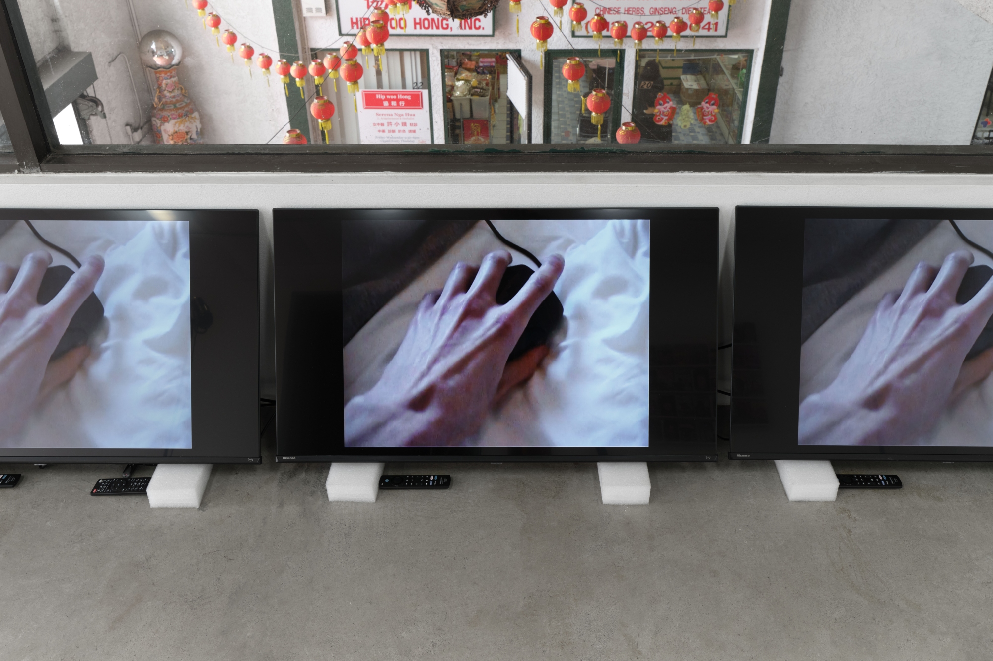 Morag Keil Presentation Preparation, 2006 video, color, sound, 1’16” edition 1 of 5