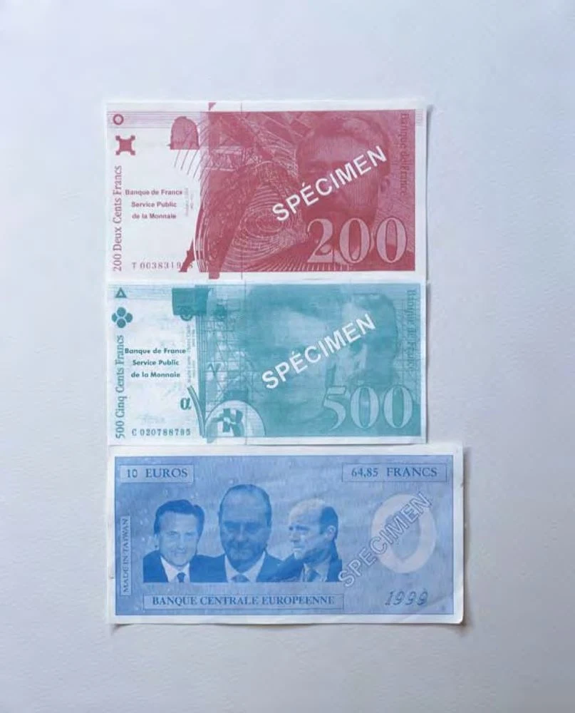 Jean-Luc Moulène, Objet de Grève: Rouge, Vert, Bleu, 1999–2000, Digital print on Fujicolor Crystal paper under Diasec, 18 1/2 x 14 1/8 inches (47 x 36 cm), Edition of 5