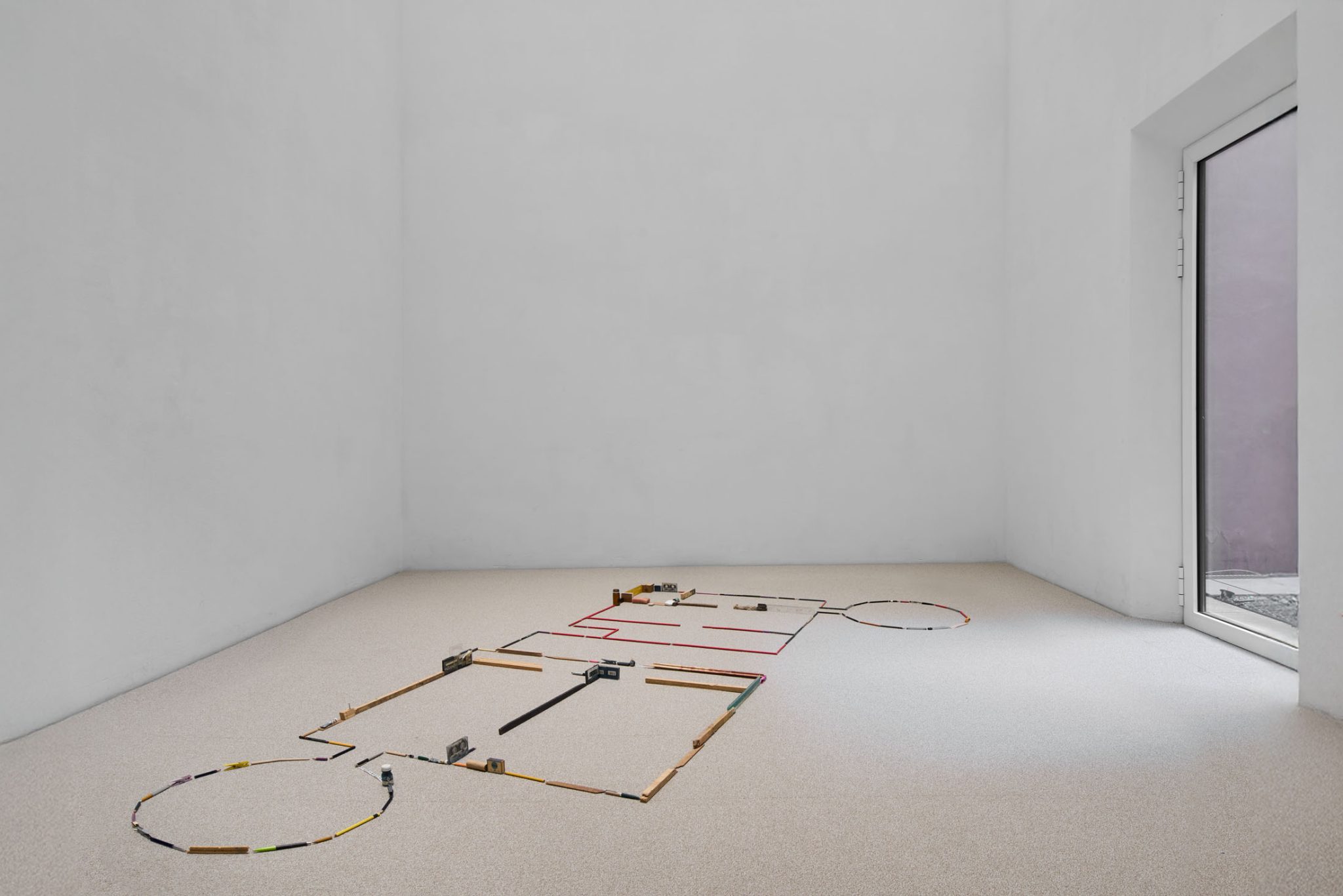 Mark Manders, Inhabited for a Survey (15-08-2007), 2005 — 2007, Various materials. Courtesy the artist and Xavier Hufkens, Brussels. Photo: GRAYSC